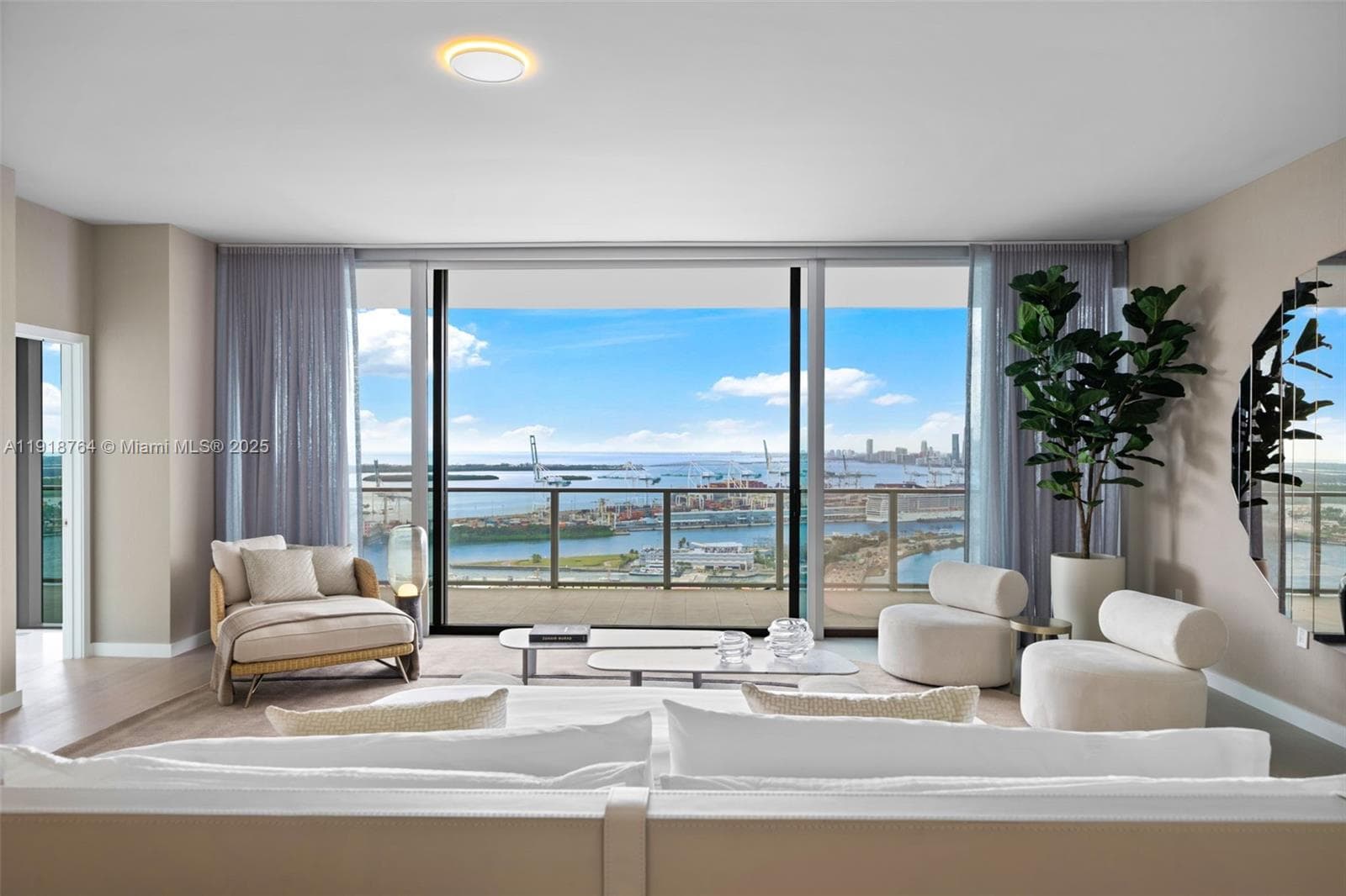 A11918764 — Miami Beach — 67