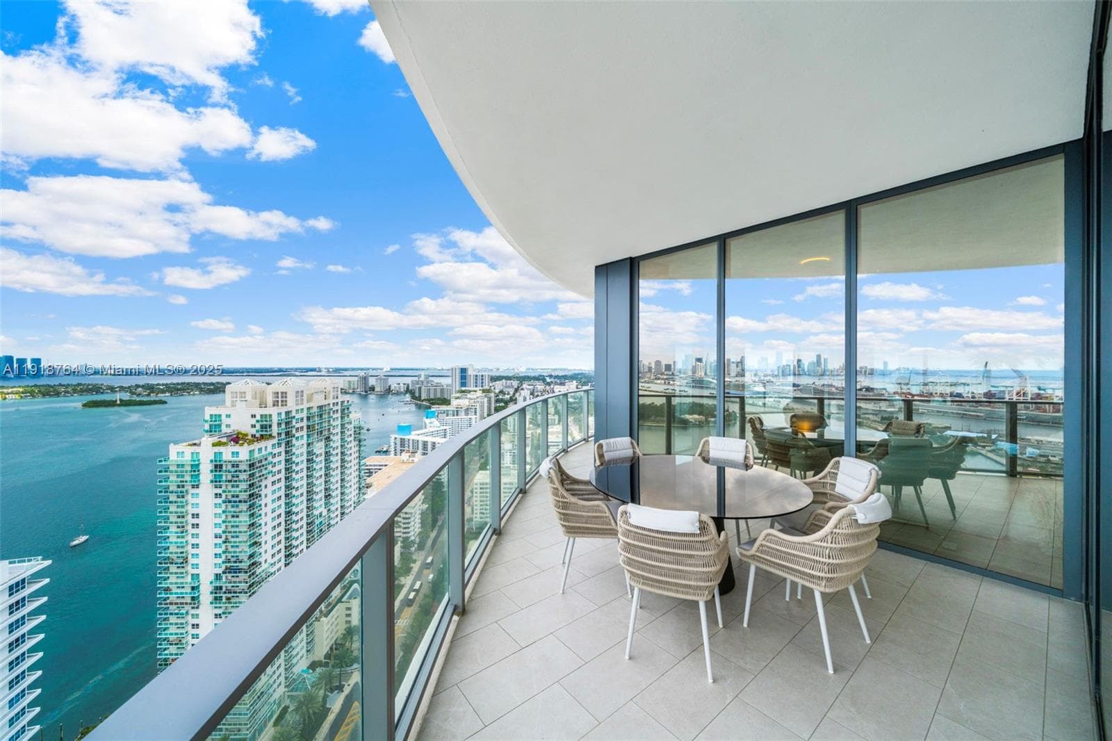 A11918764 — Miami Beach — 32