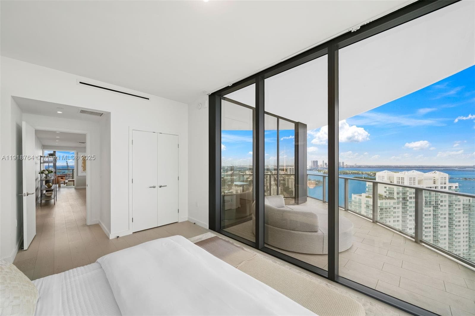A11918764 — Miami Beach — 24