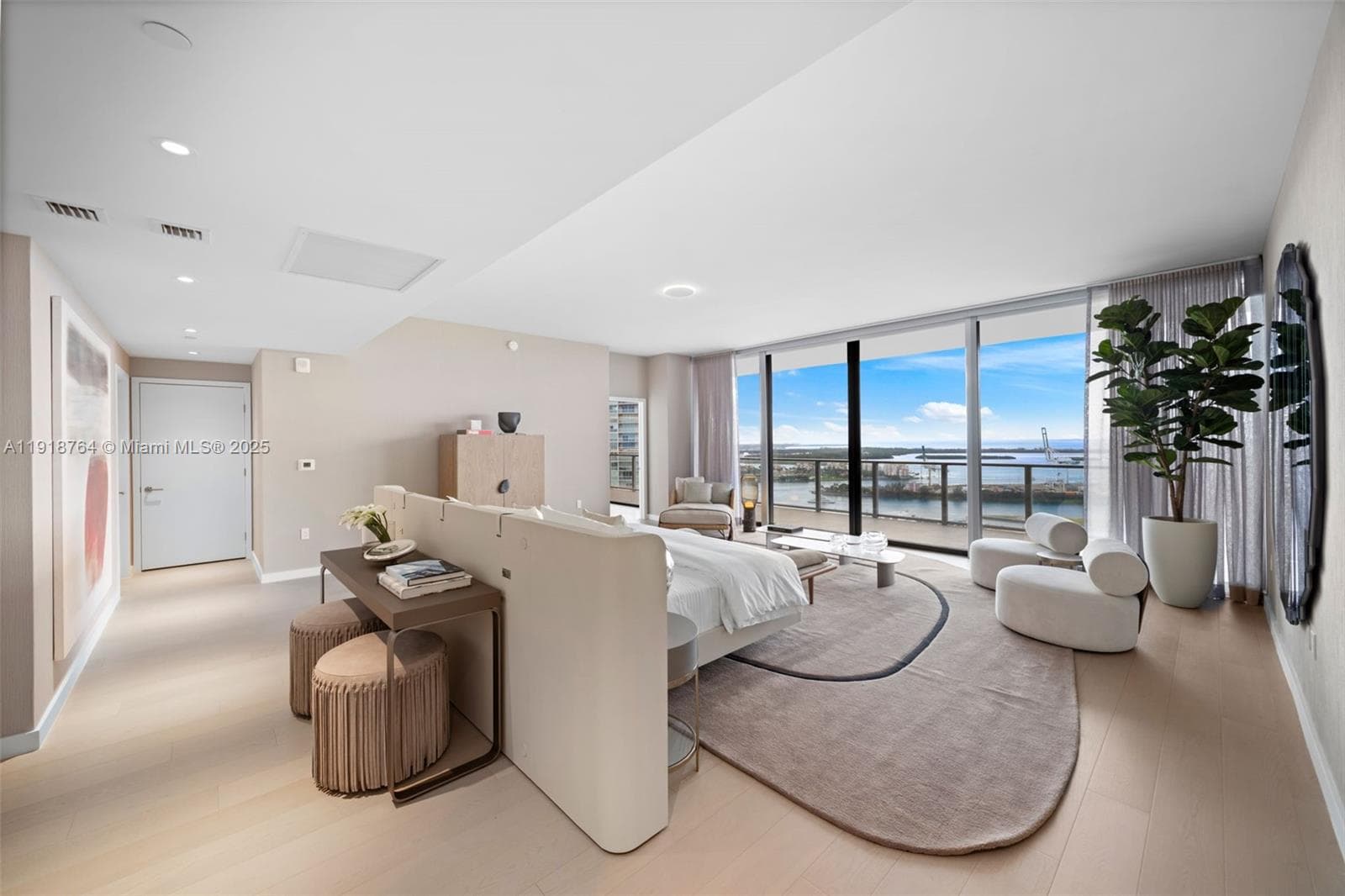 A11918764 — Miami Beach — 61