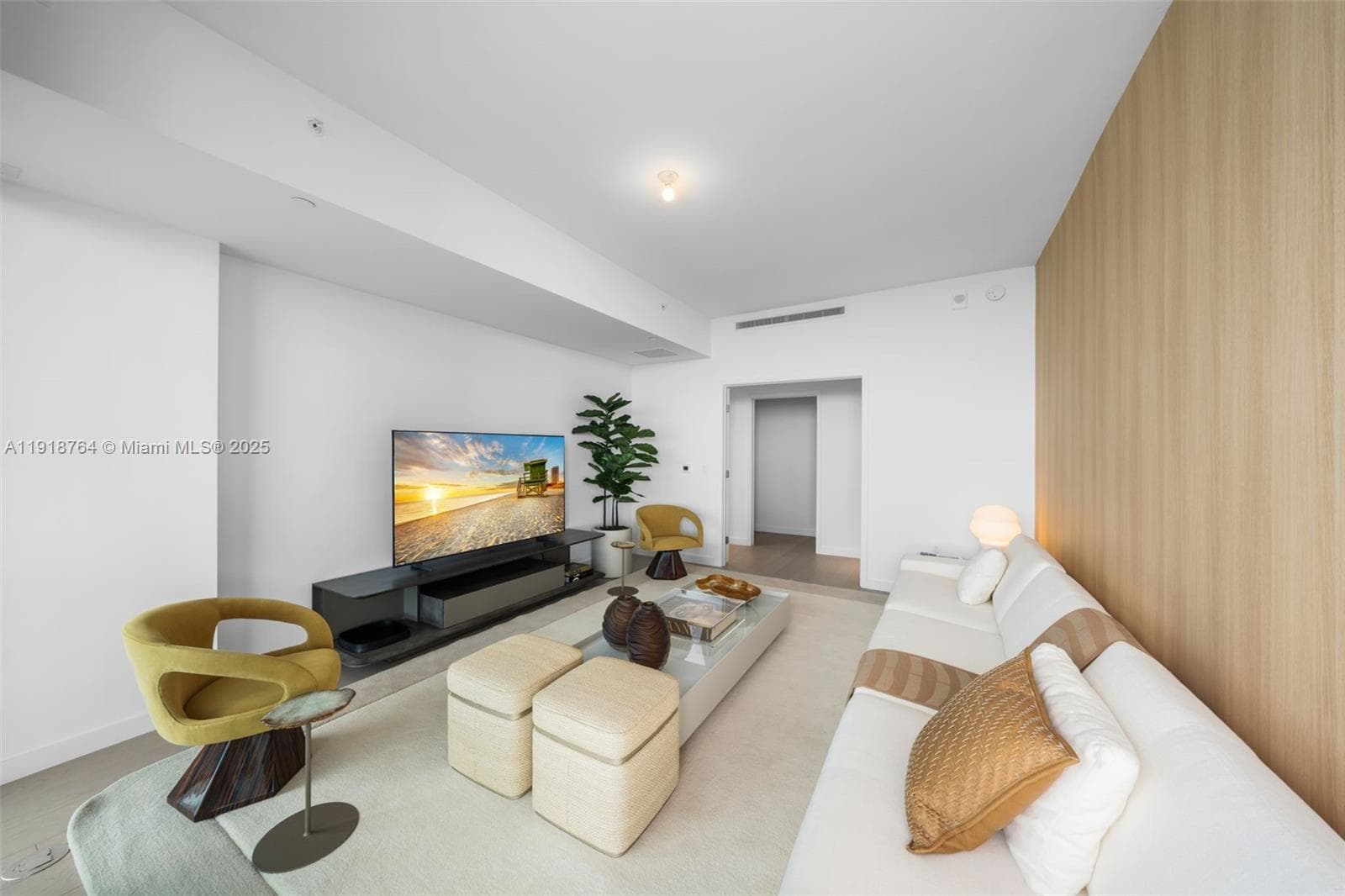 A11918764 — Miami Beach — 50