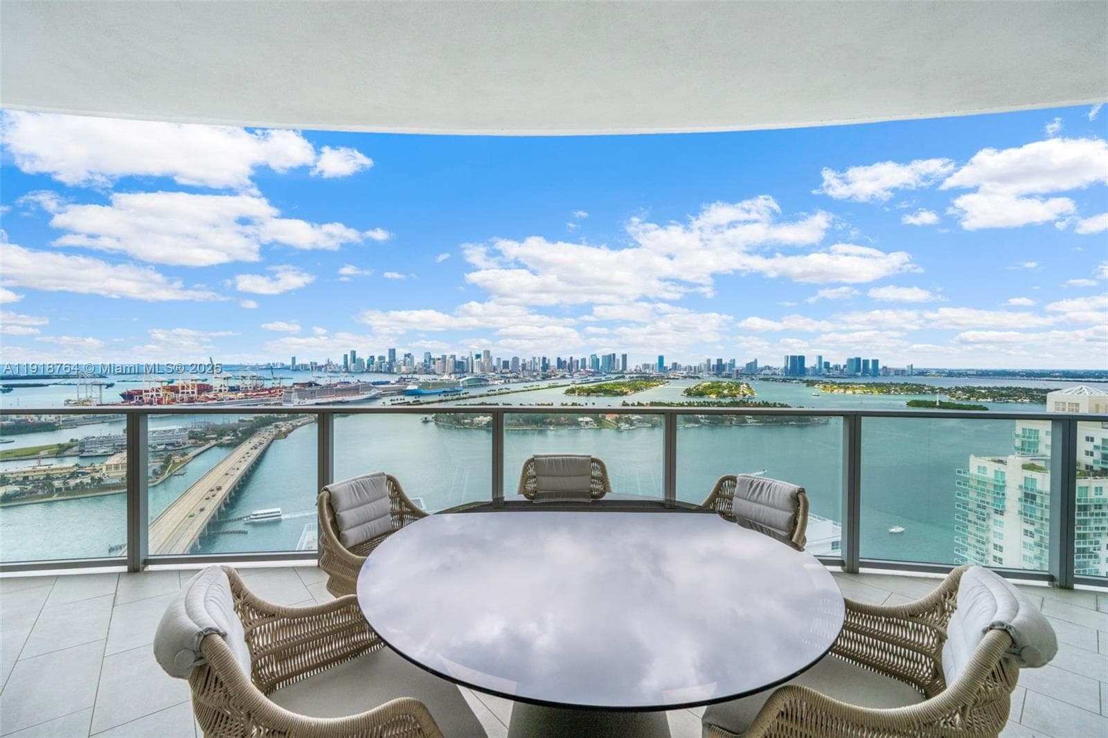 A11918764 — Miami Beach — 31
