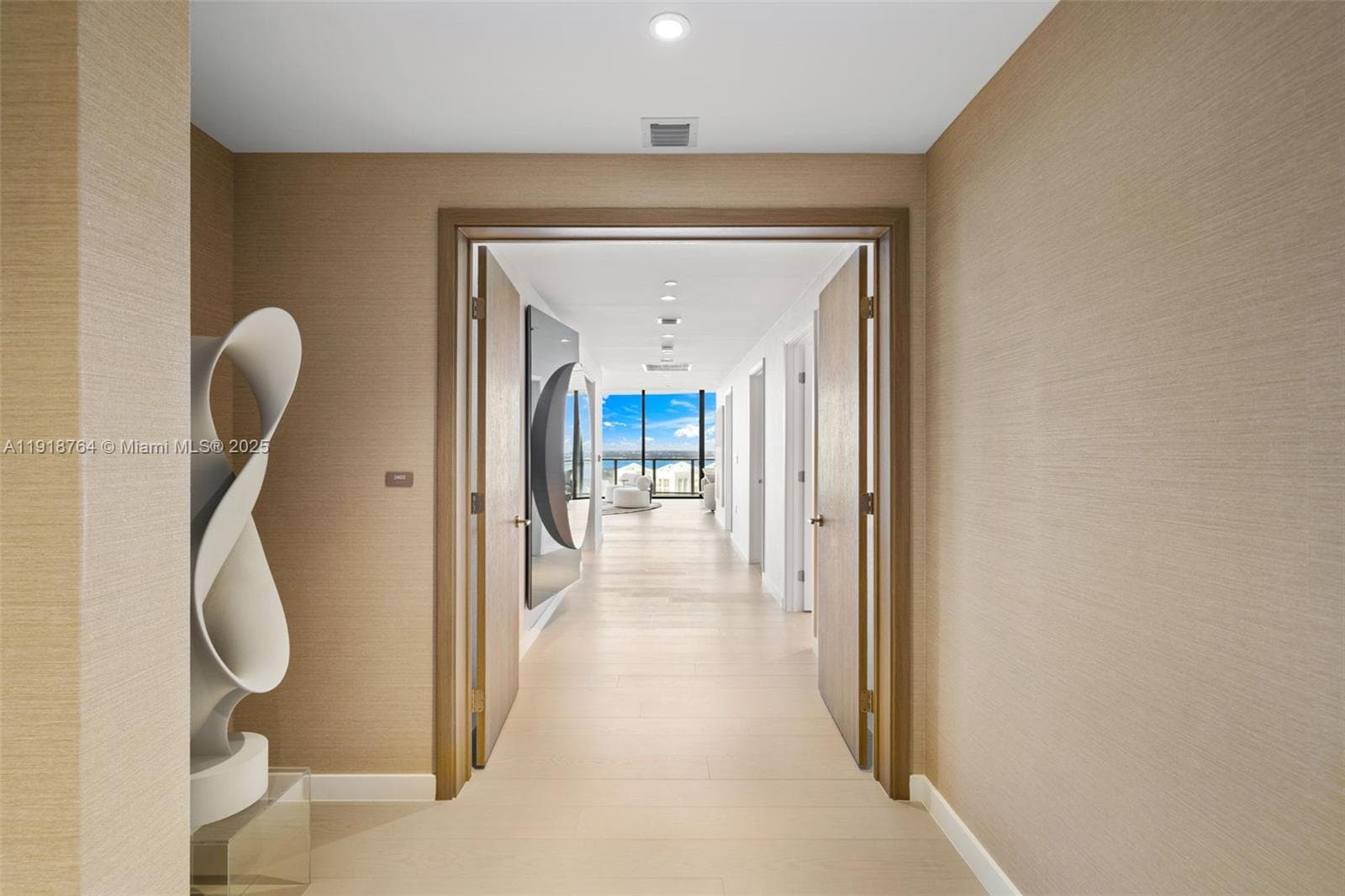 A11918764 — Miami Beach — 4