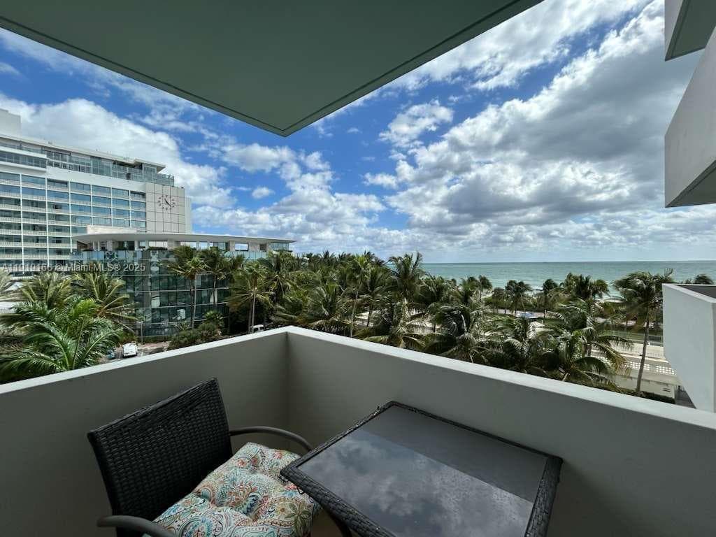 A11919168 — Miami Beach