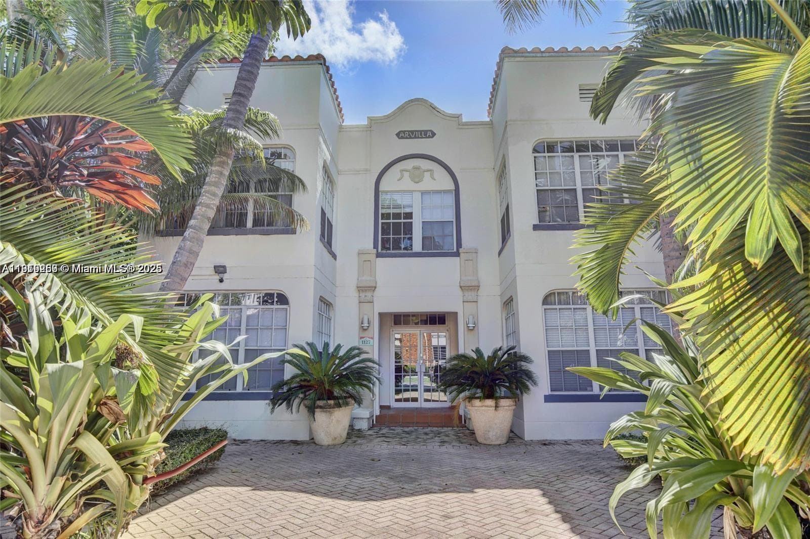 A11919269 — Miami Beach