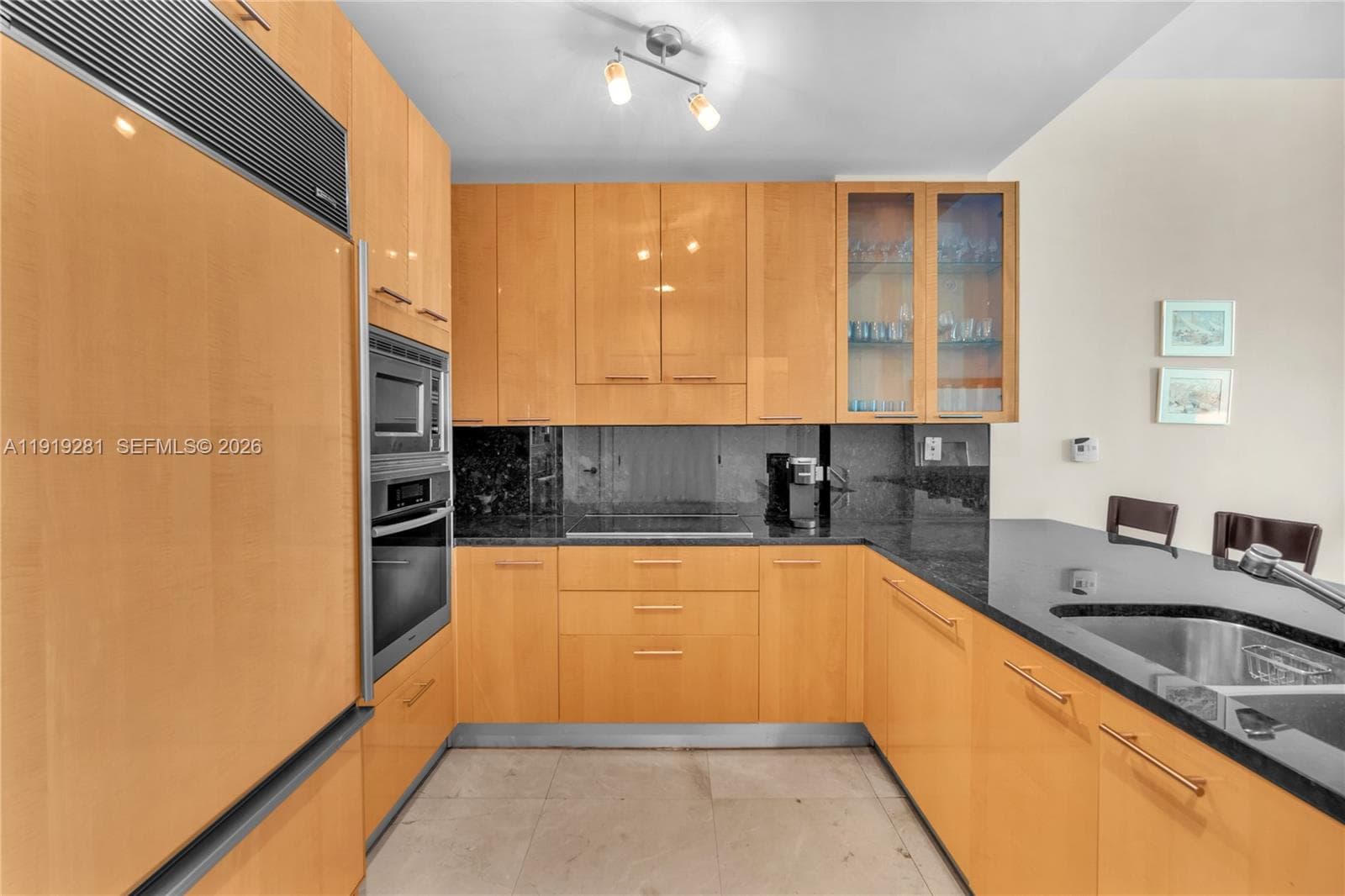 A11919281 — Miami Beach — 11