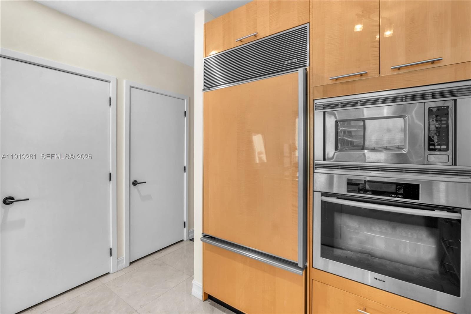 A11919281 — Miami Beach — 8