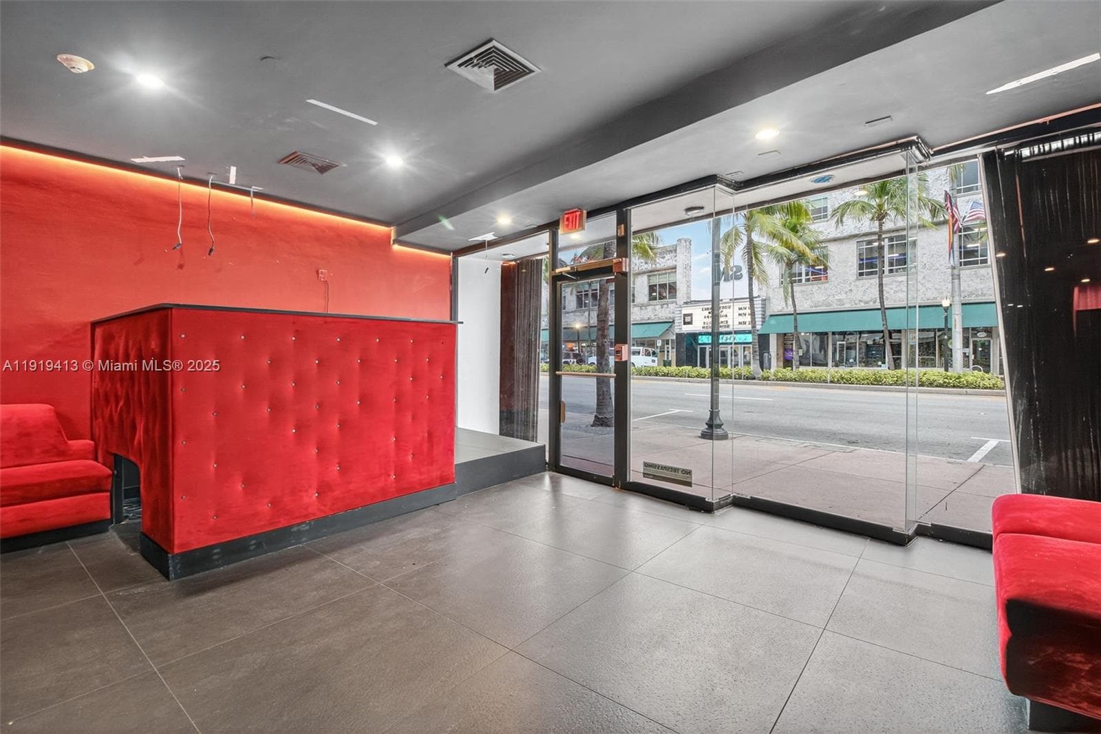 A11919413 — Miami Beach — 2