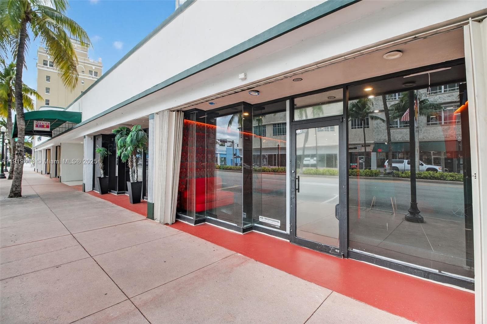 A11919413 — Miami Beach — 20