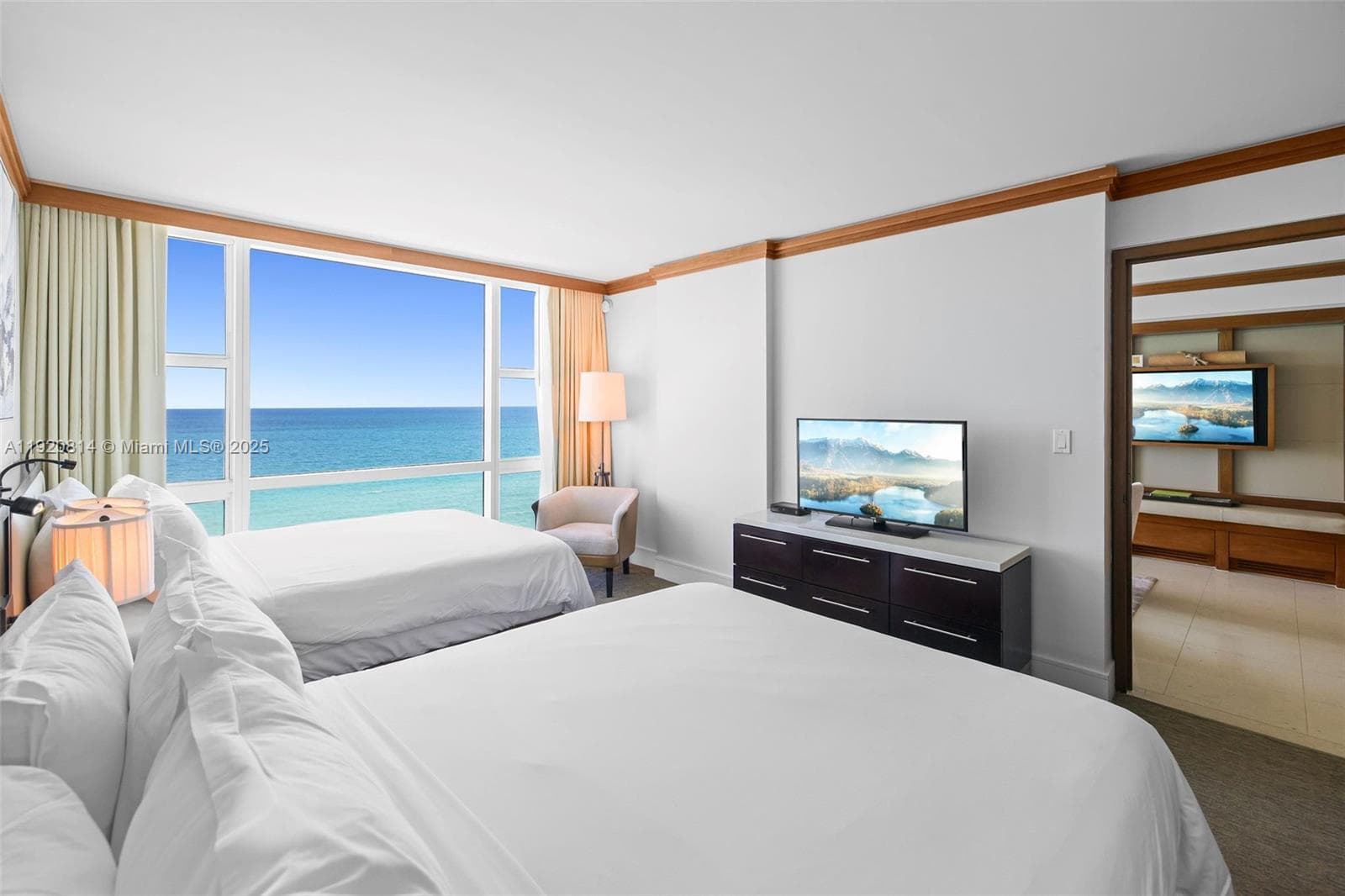 A11920814 — Miami Beach — 12