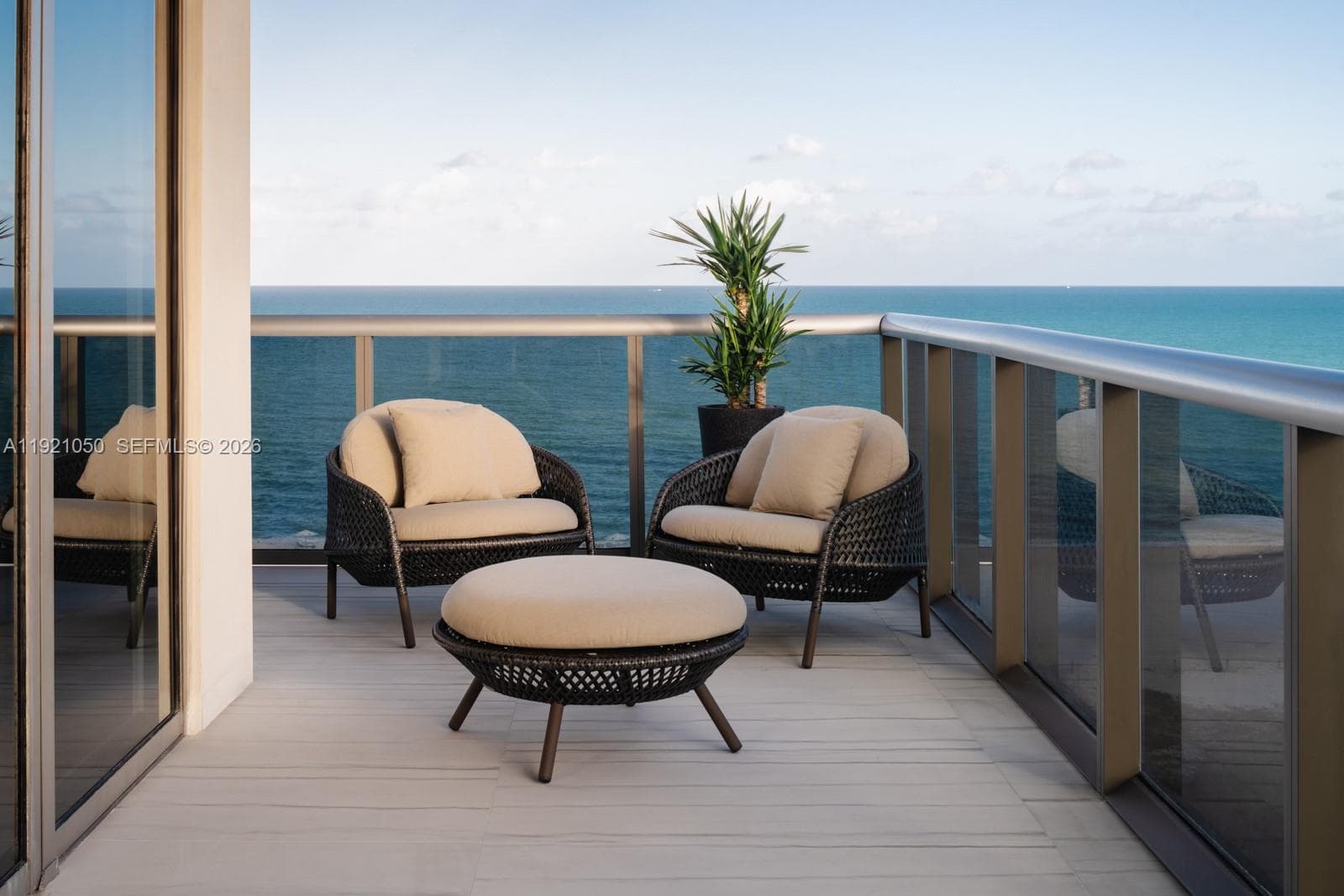 A11921050 — Miami Beach — 26