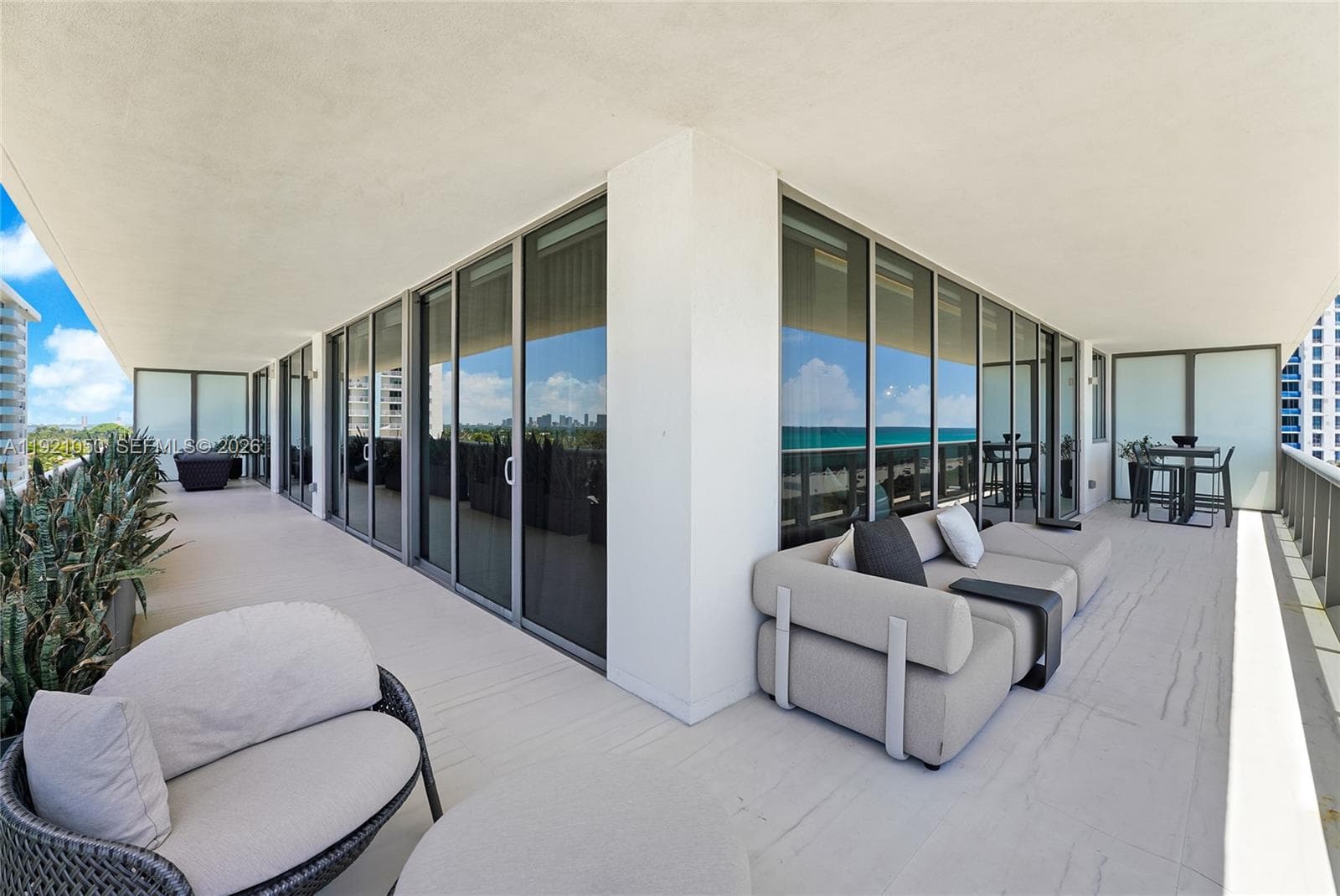 A11921050 — Miami Beach — 24