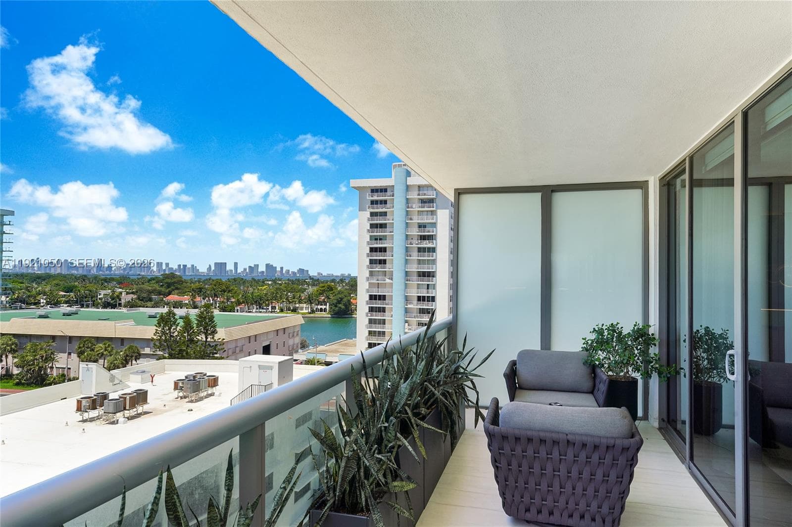 A11921050 — Miami Beach — 21