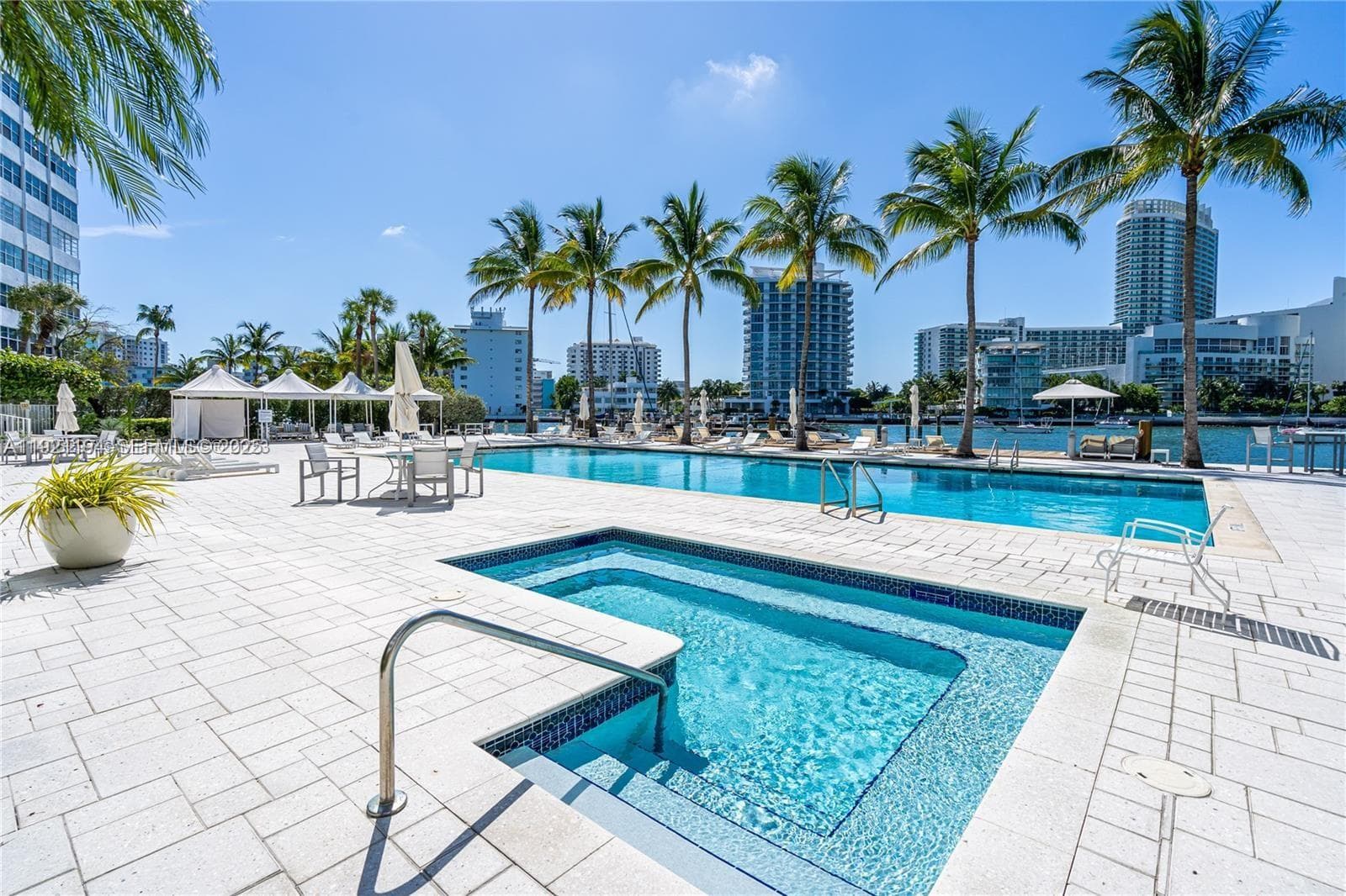 A11921194 — Miami Beach — 31