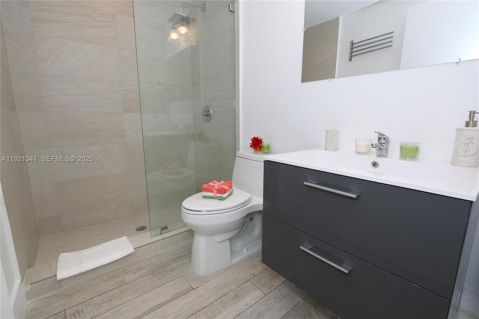 A11921341 — Miami Beach — 9