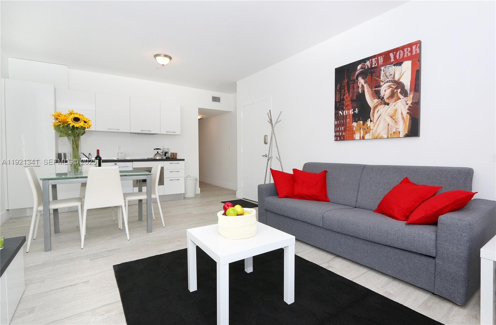 A11921341 — Miami Beach — 4