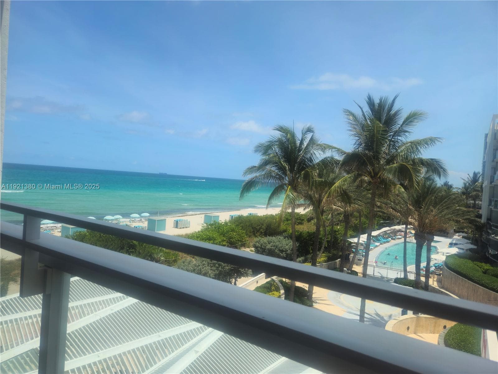 A11921380 — Miami Beach