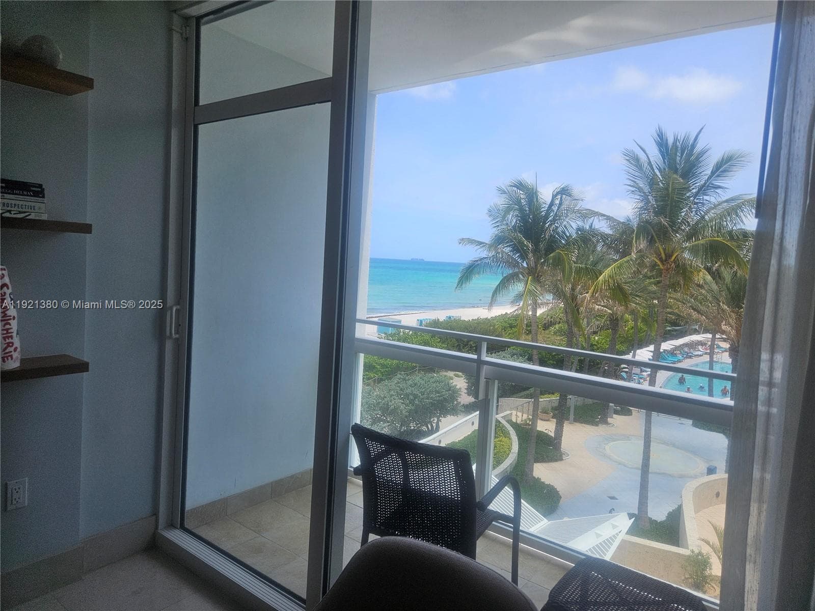 A11921380 — Miami Beach — 18