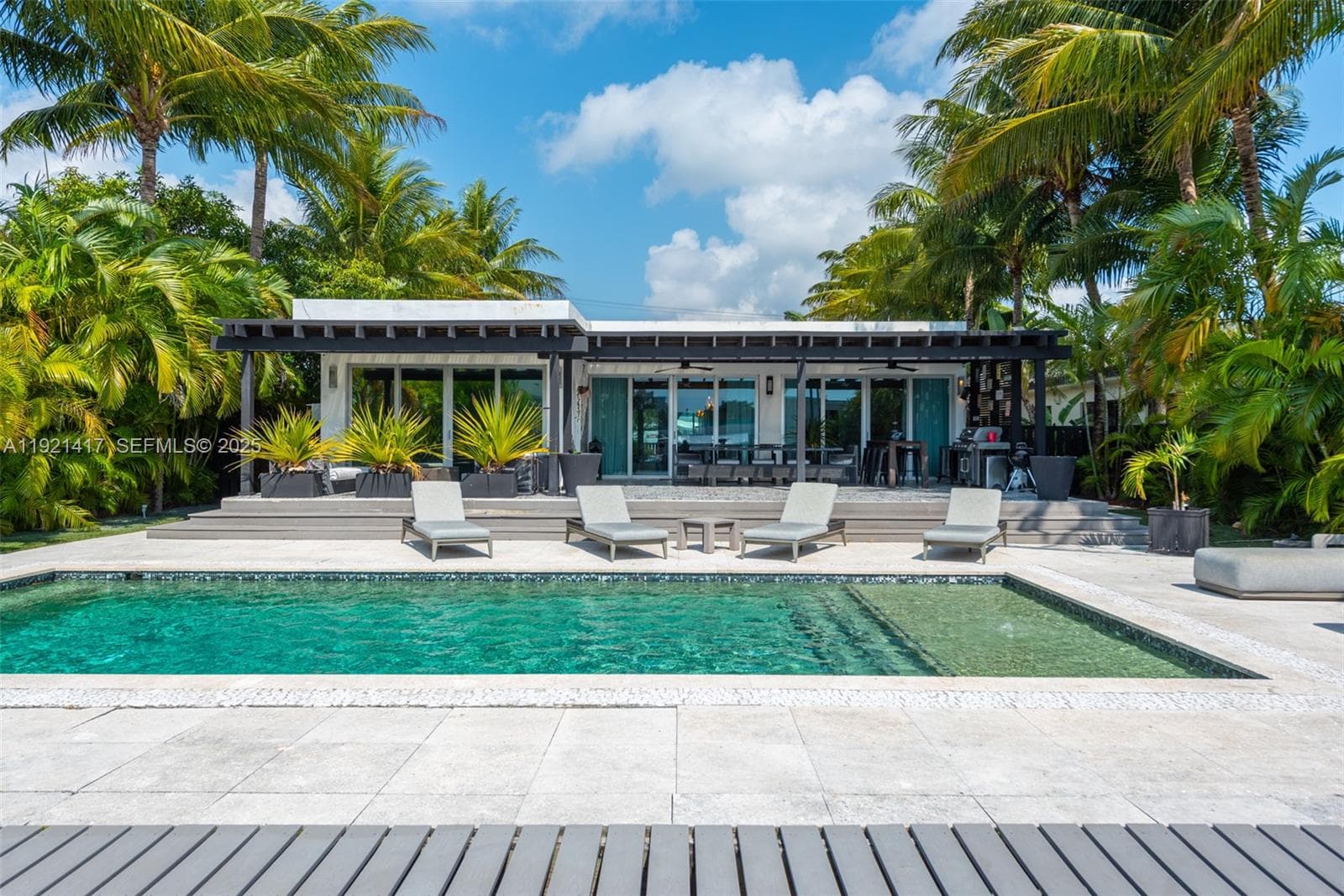 A11921417 — Miami Beach — 2