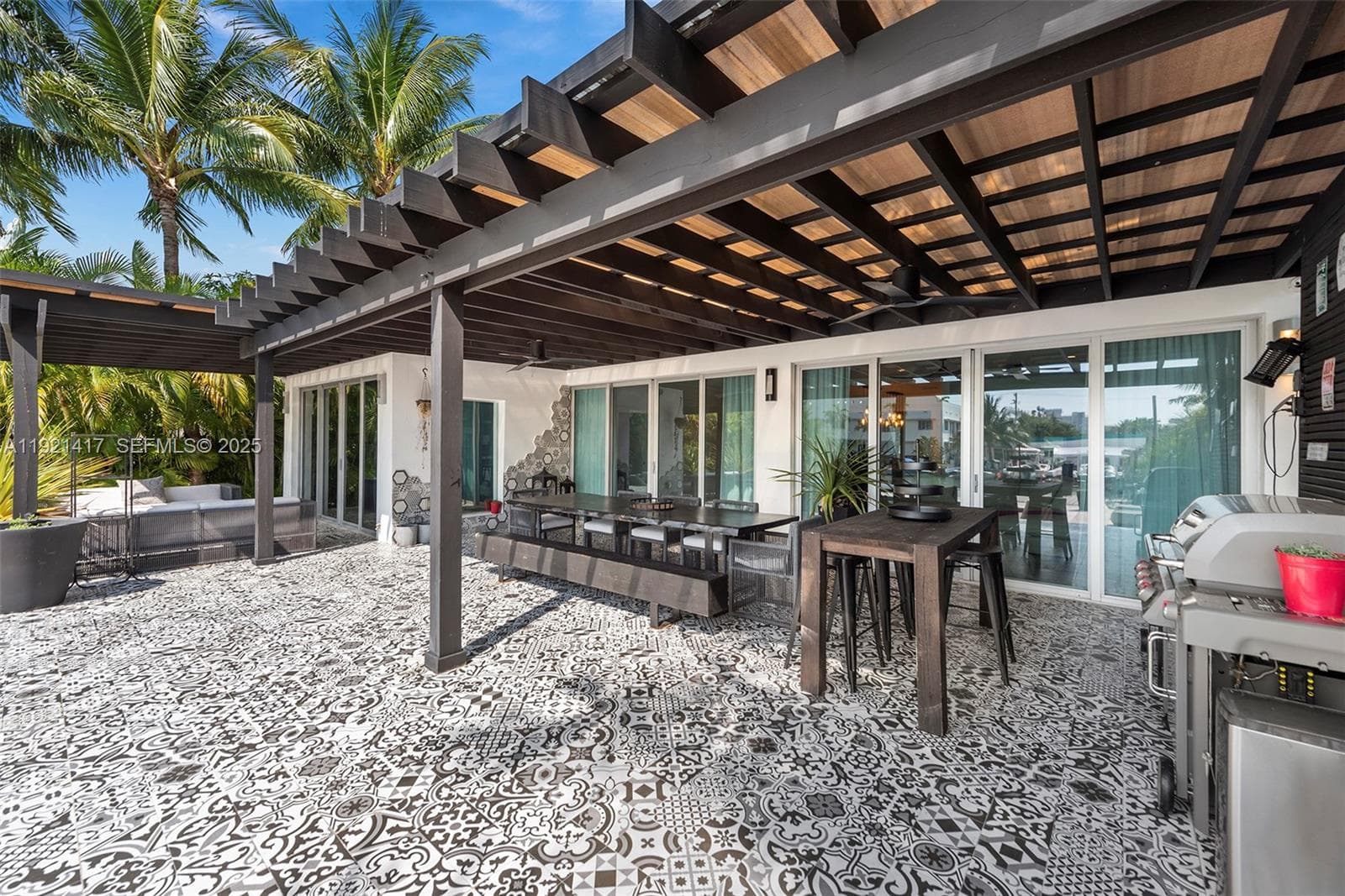 A11921417 — Miami Beach — 15