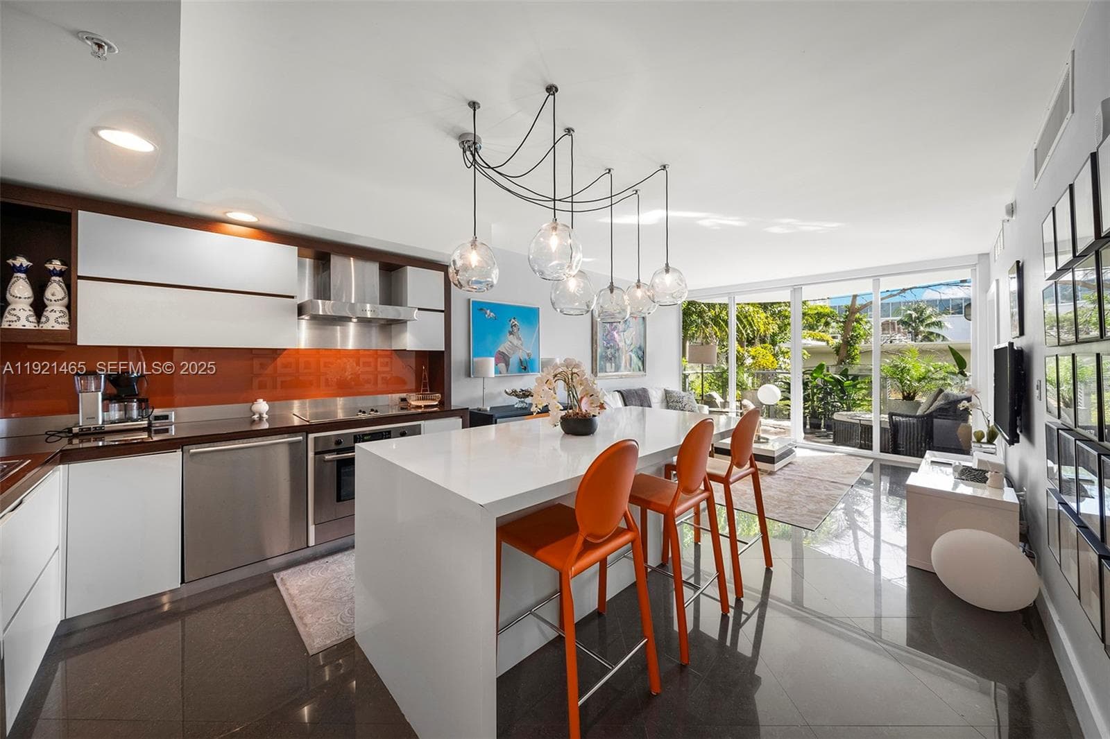 A11921465 — Miami Beach