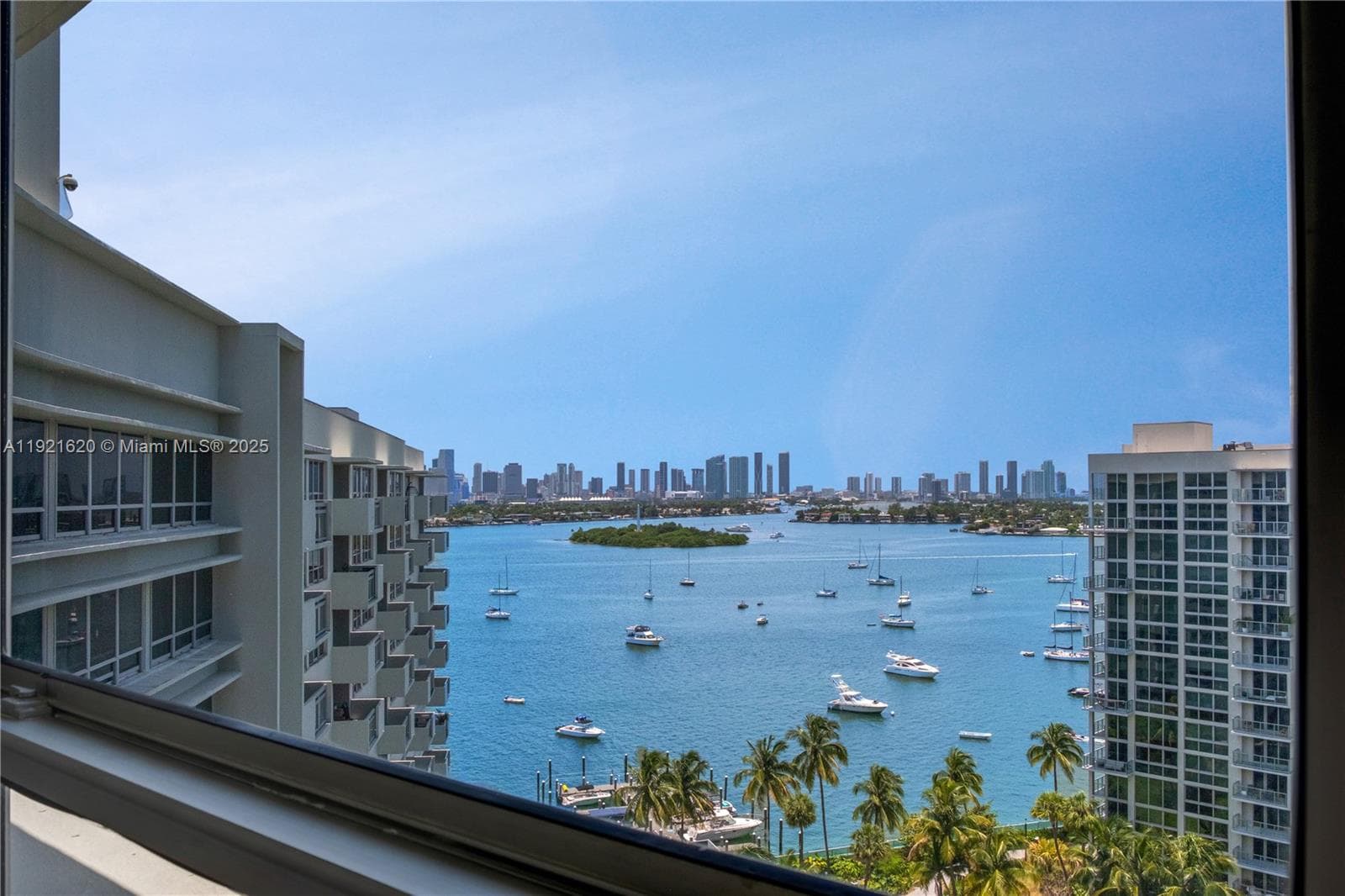 A11921620 — Miami Beach — 15