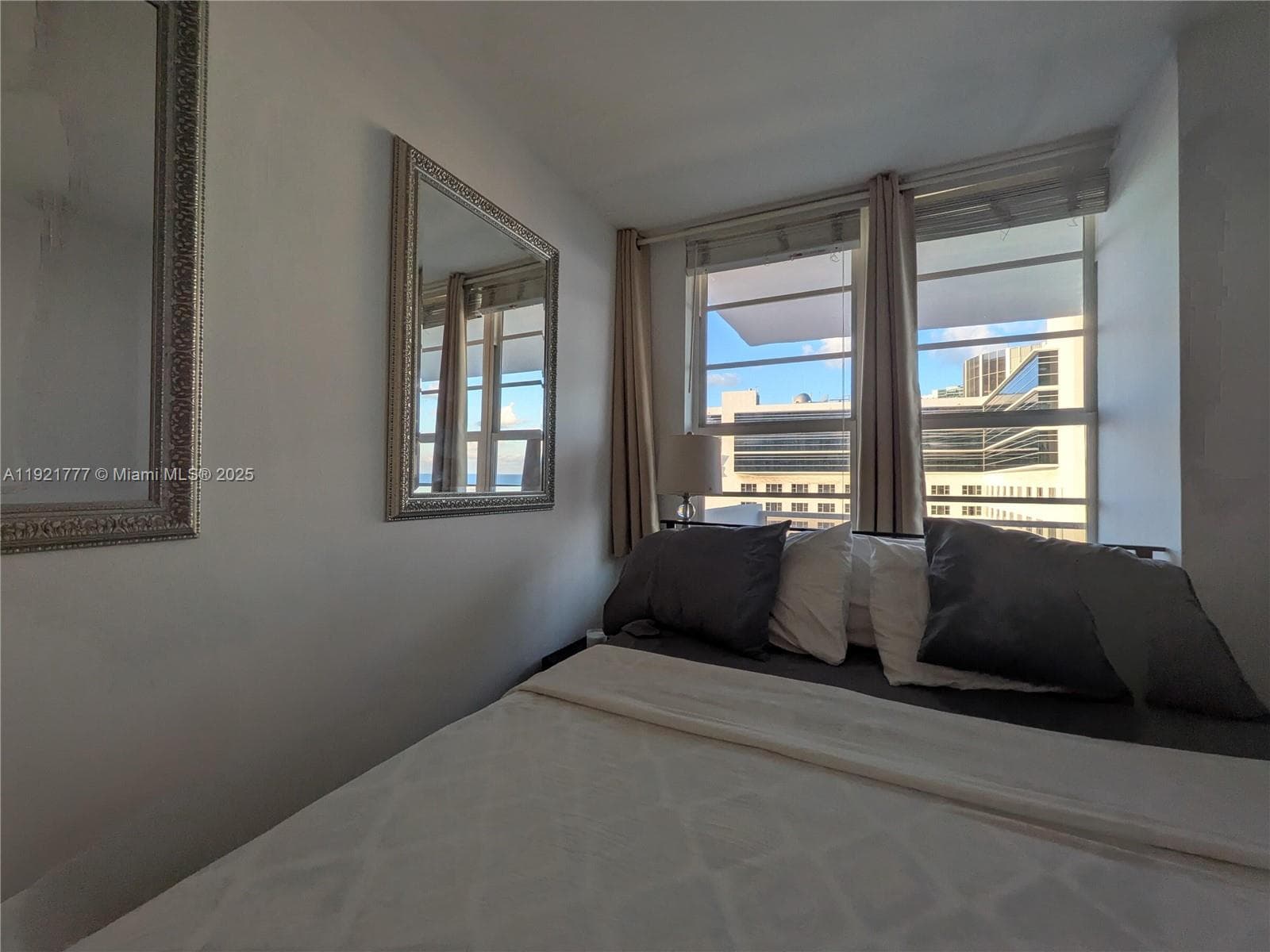 A11921777 — Miami Beach — 16