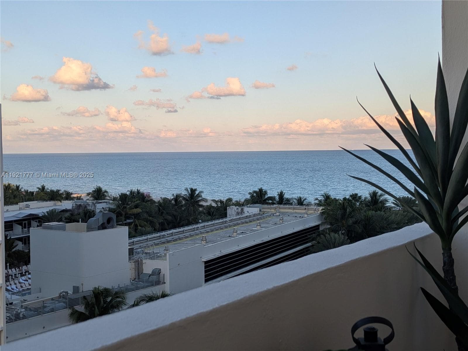 A11921777 — Miami Beach — 3