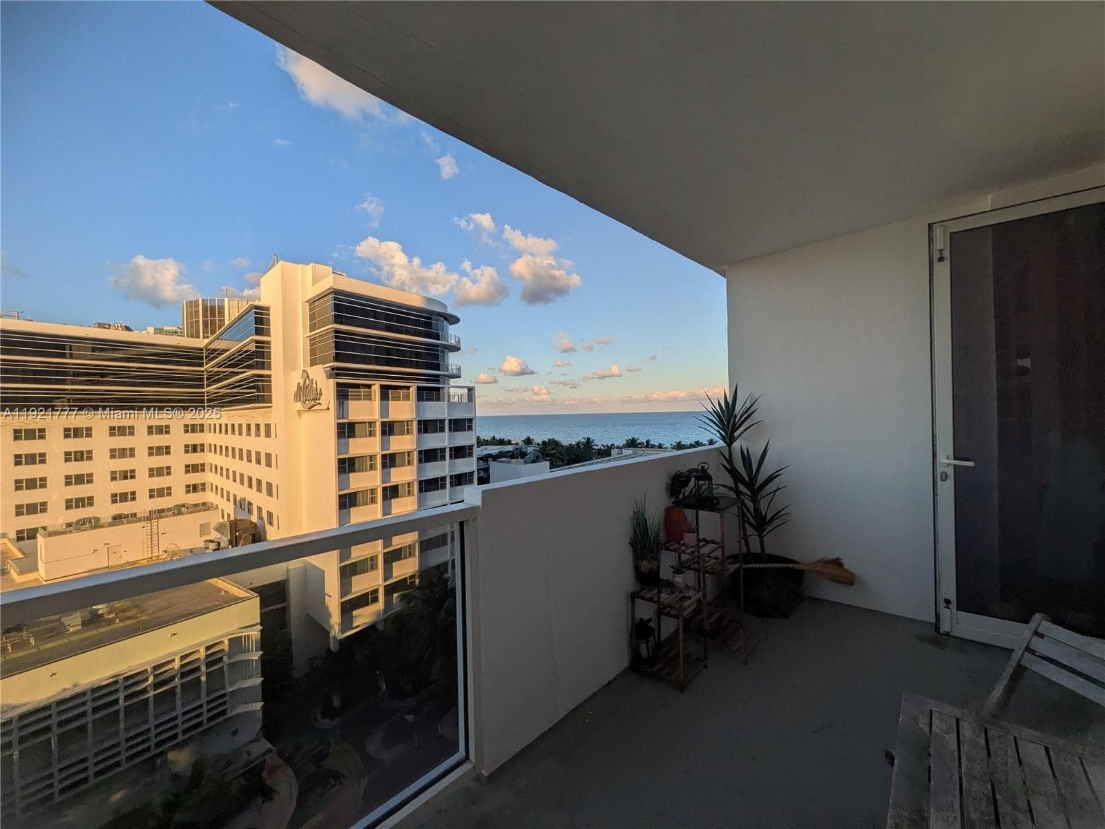 A11921777 — Miami Beach
