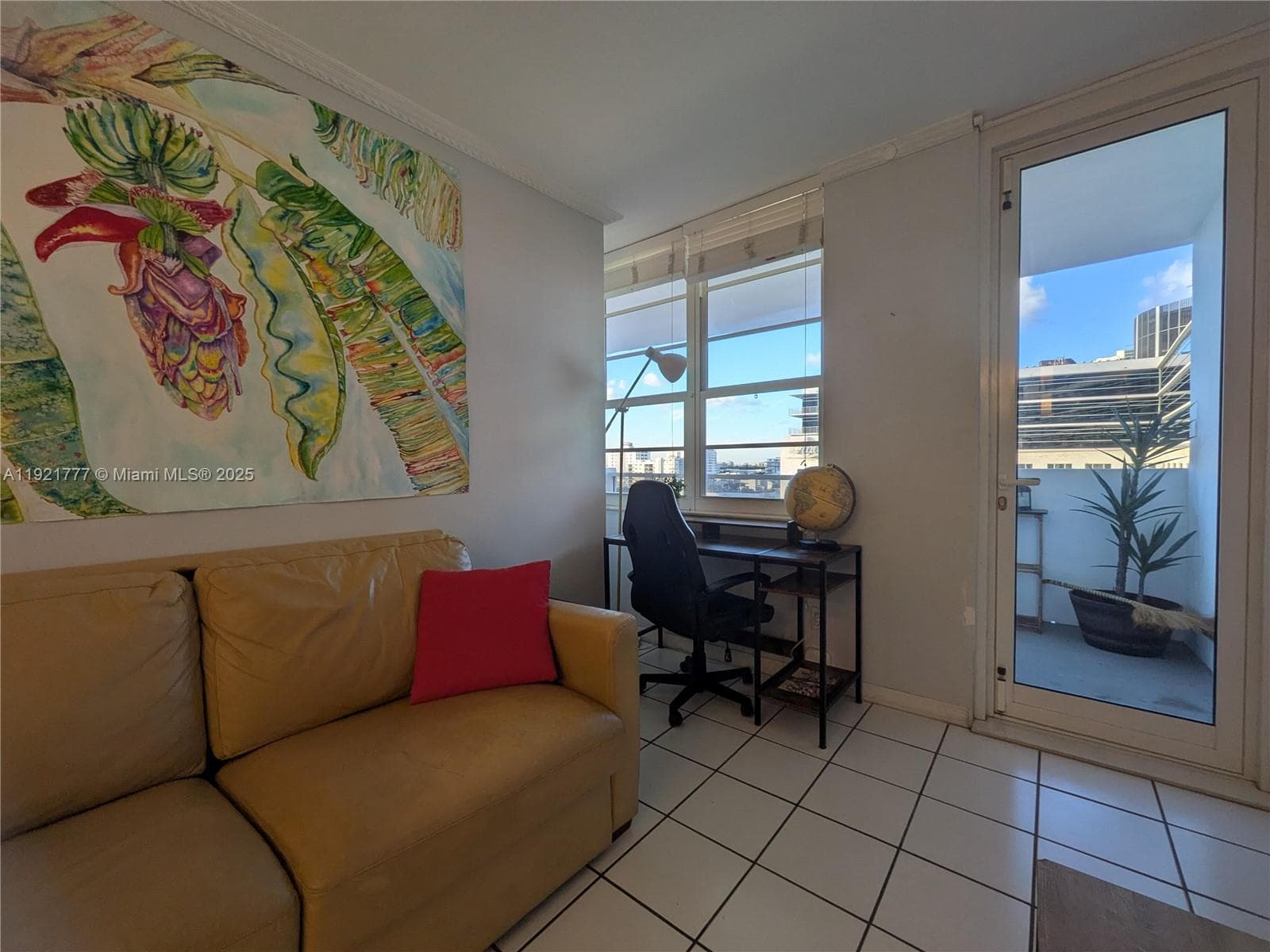A11921777 — Miami Beach — 15
