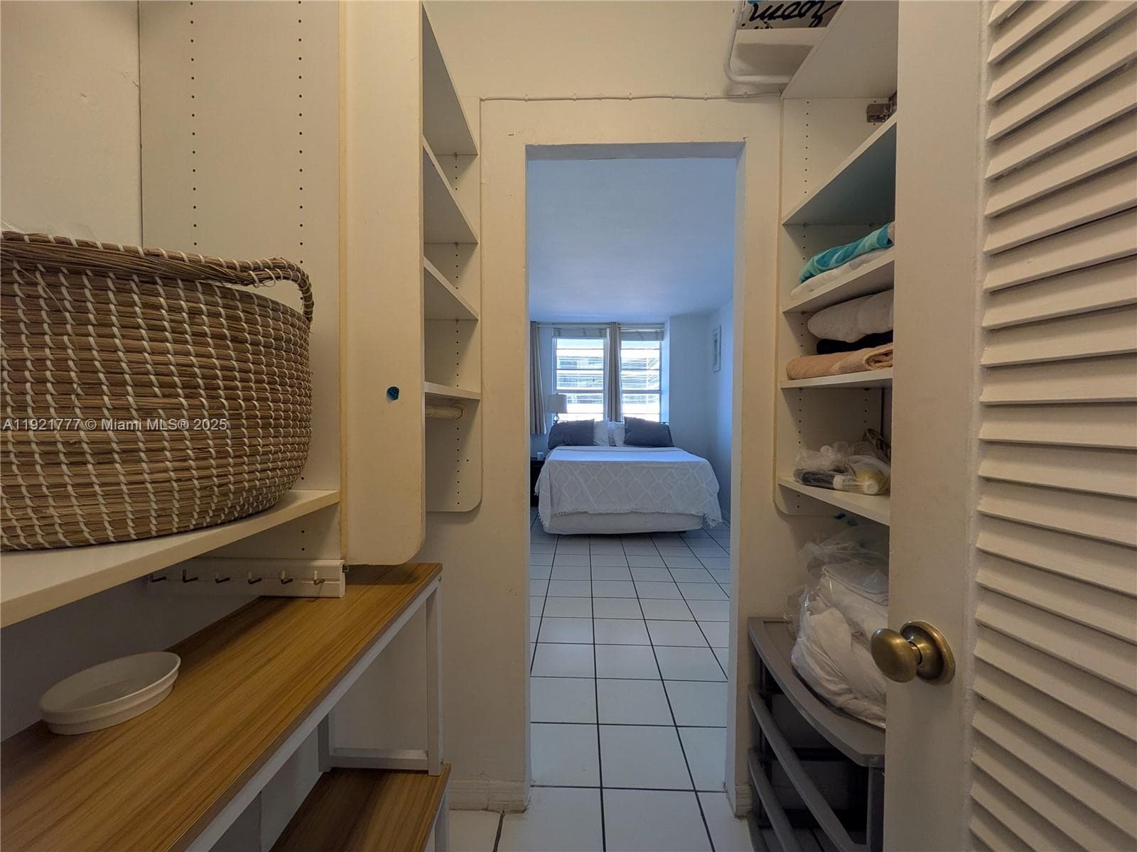 A11921777 — Miami Beach — 8
