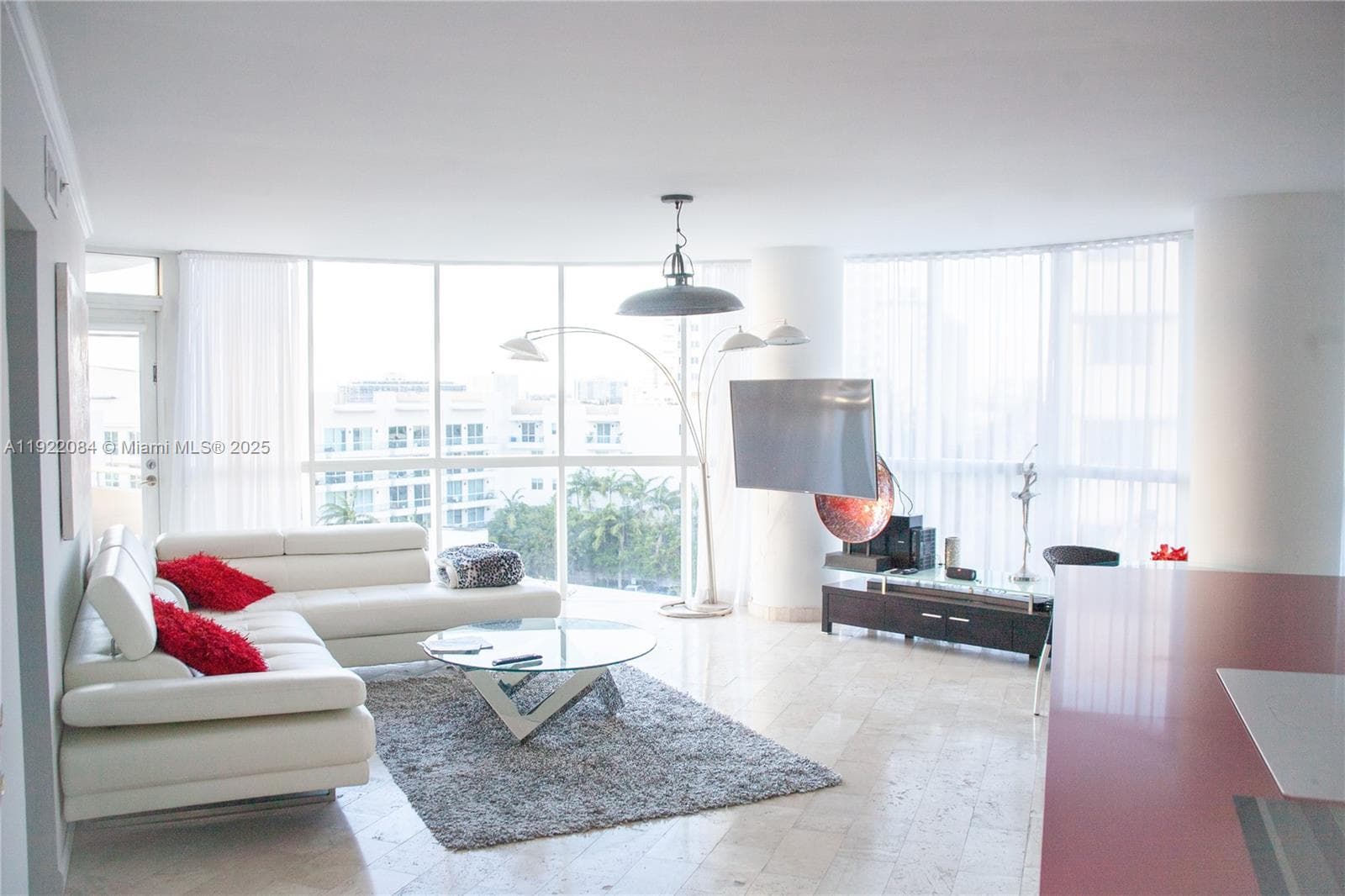 A11922084 — Miami Beach — 27