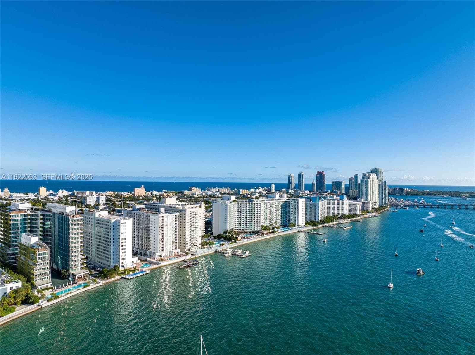 A11922093 — Miami Beach — 22