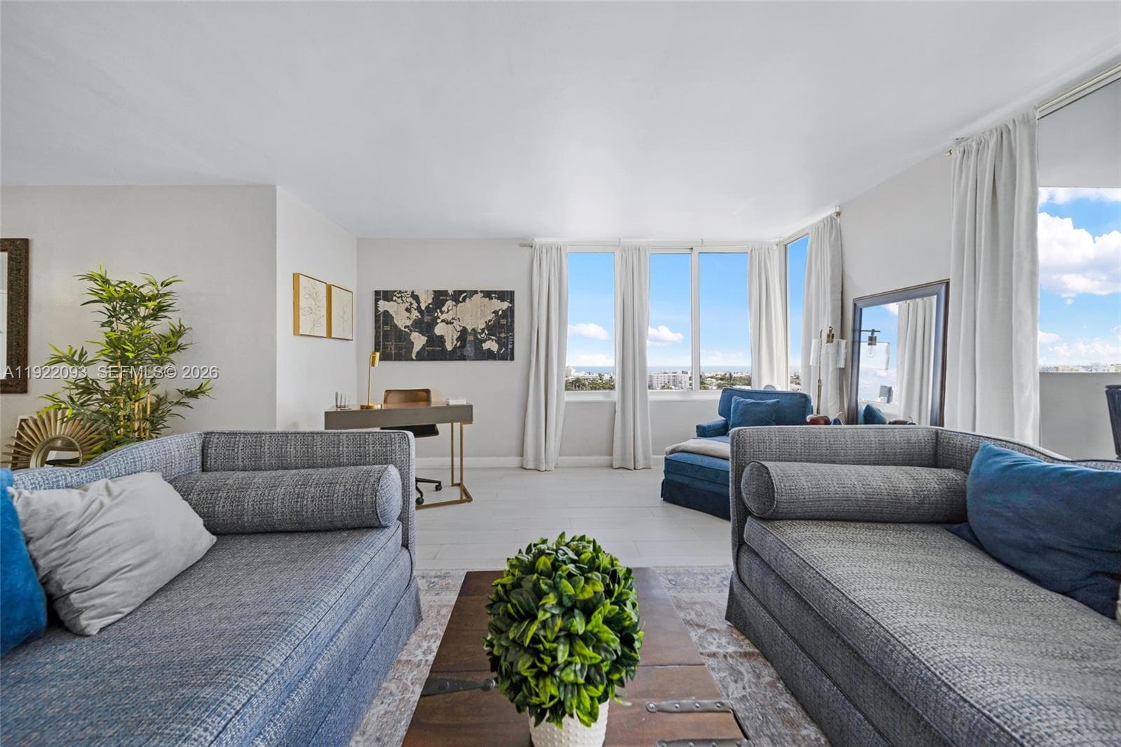 A11922093 — Miami Beach