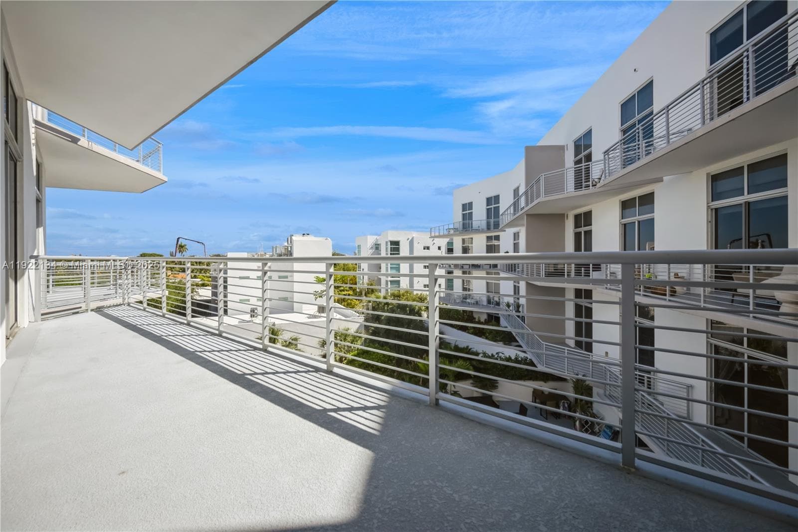 A11922134 — Miami Beach — 4