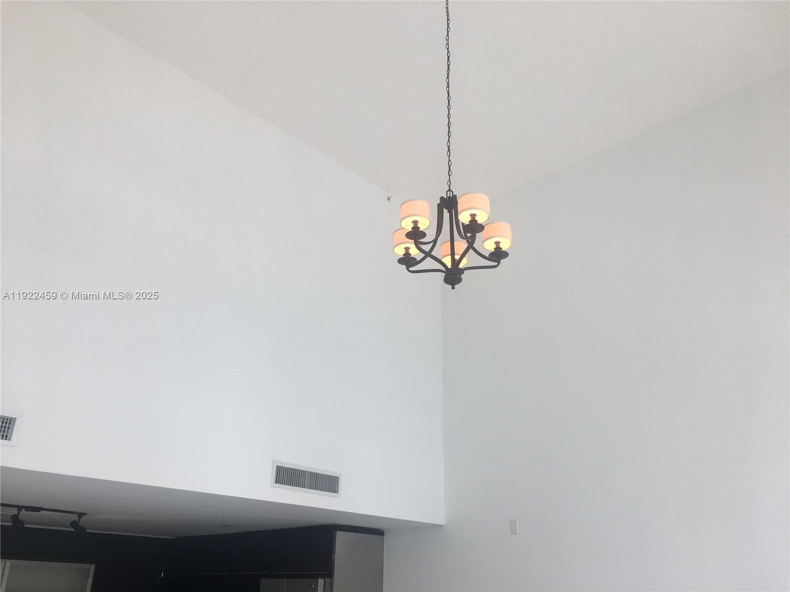 A11922459 — Miami Beach — 20