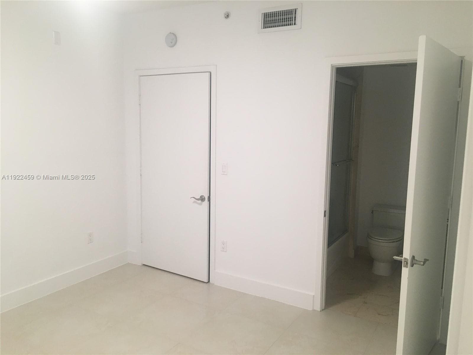 A11922459 — Miami Beach — 4