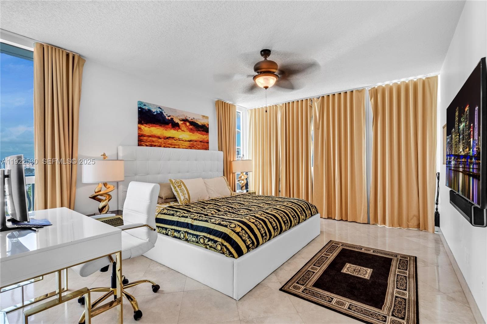 A11922530 — Miami Beach — 18