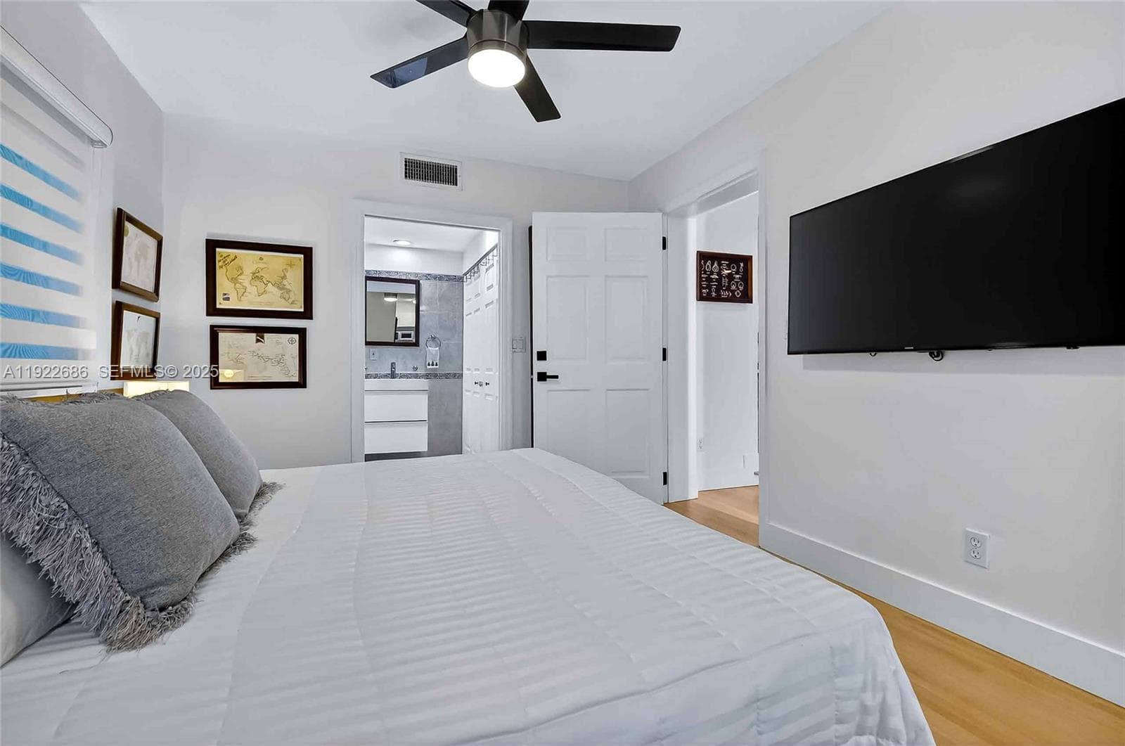 A11922686 — Miami Beach — 43