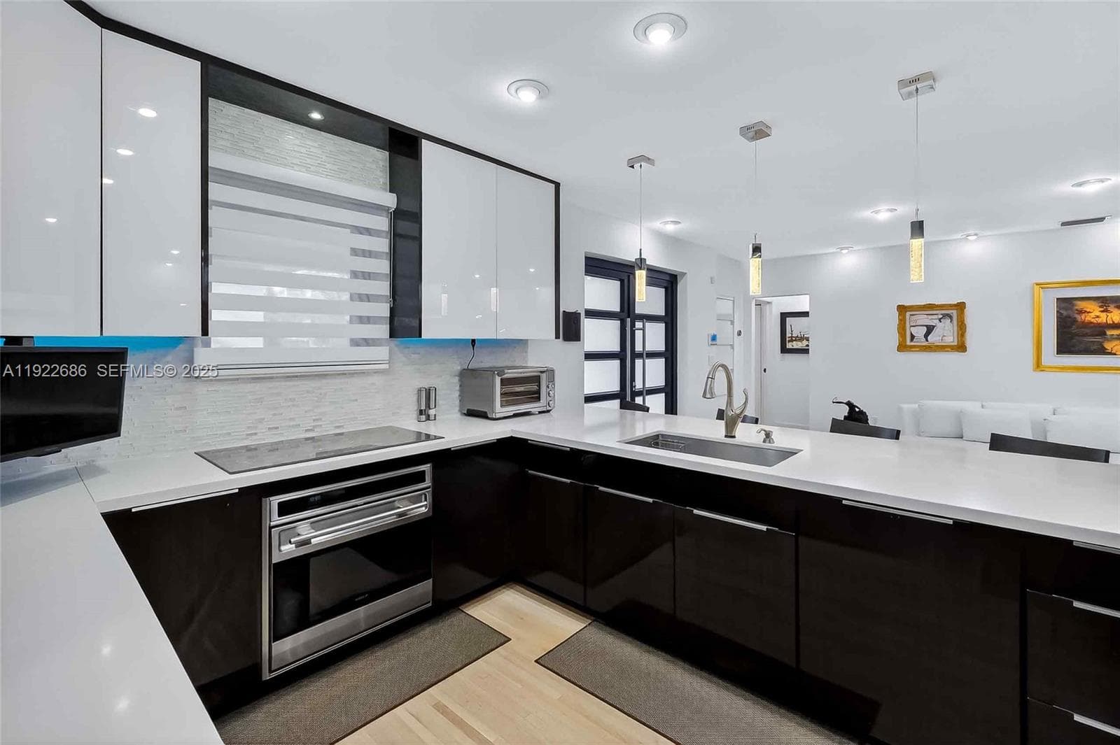 A11922686 — Miami Beach — 12