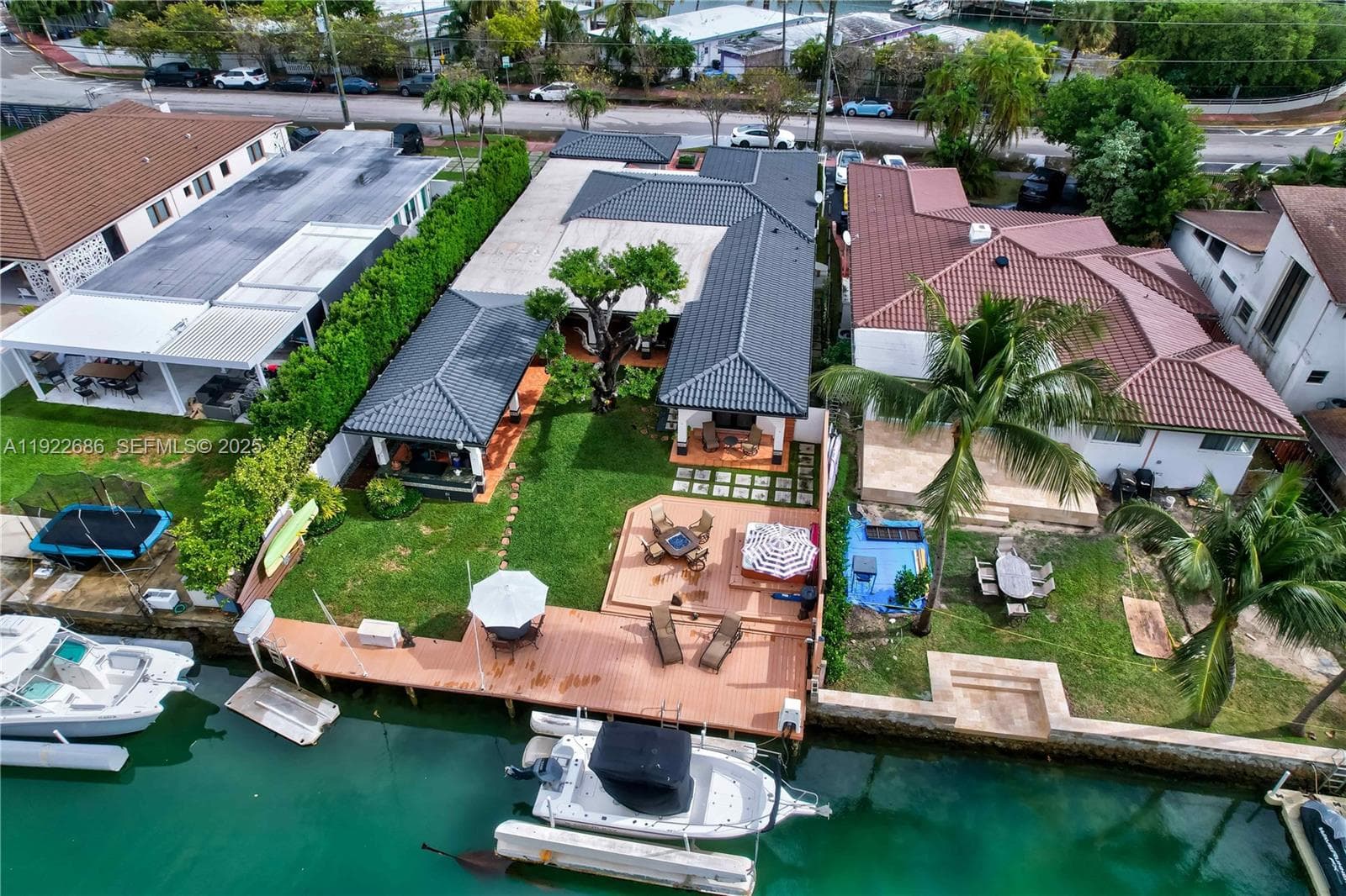 A11922686 — Miami Beach — 24