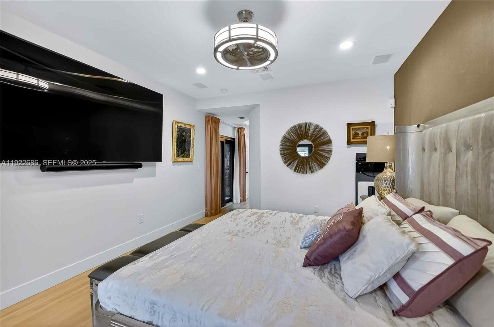 A11922686 — Miami Beach — 18