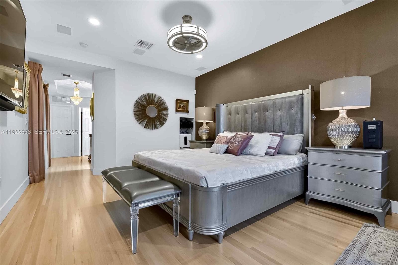 A11922686 — Miami Beach — 19