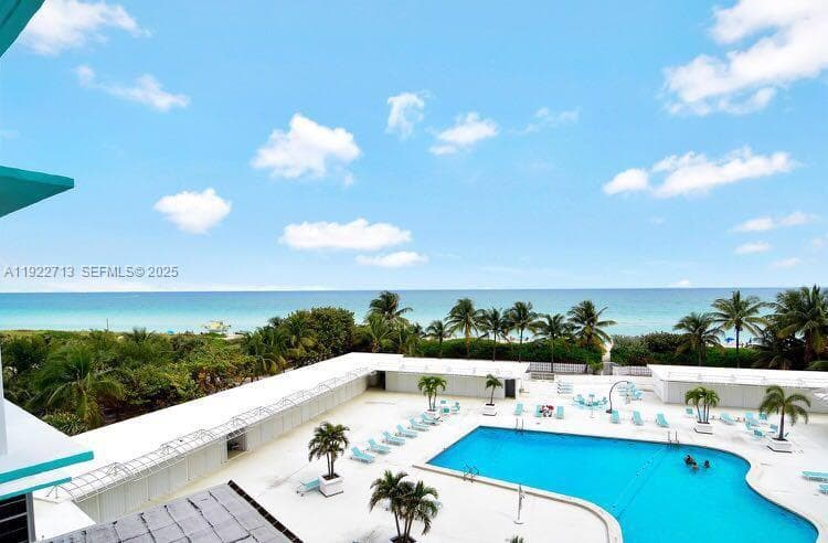 A11922713 — Miami Beach — 13