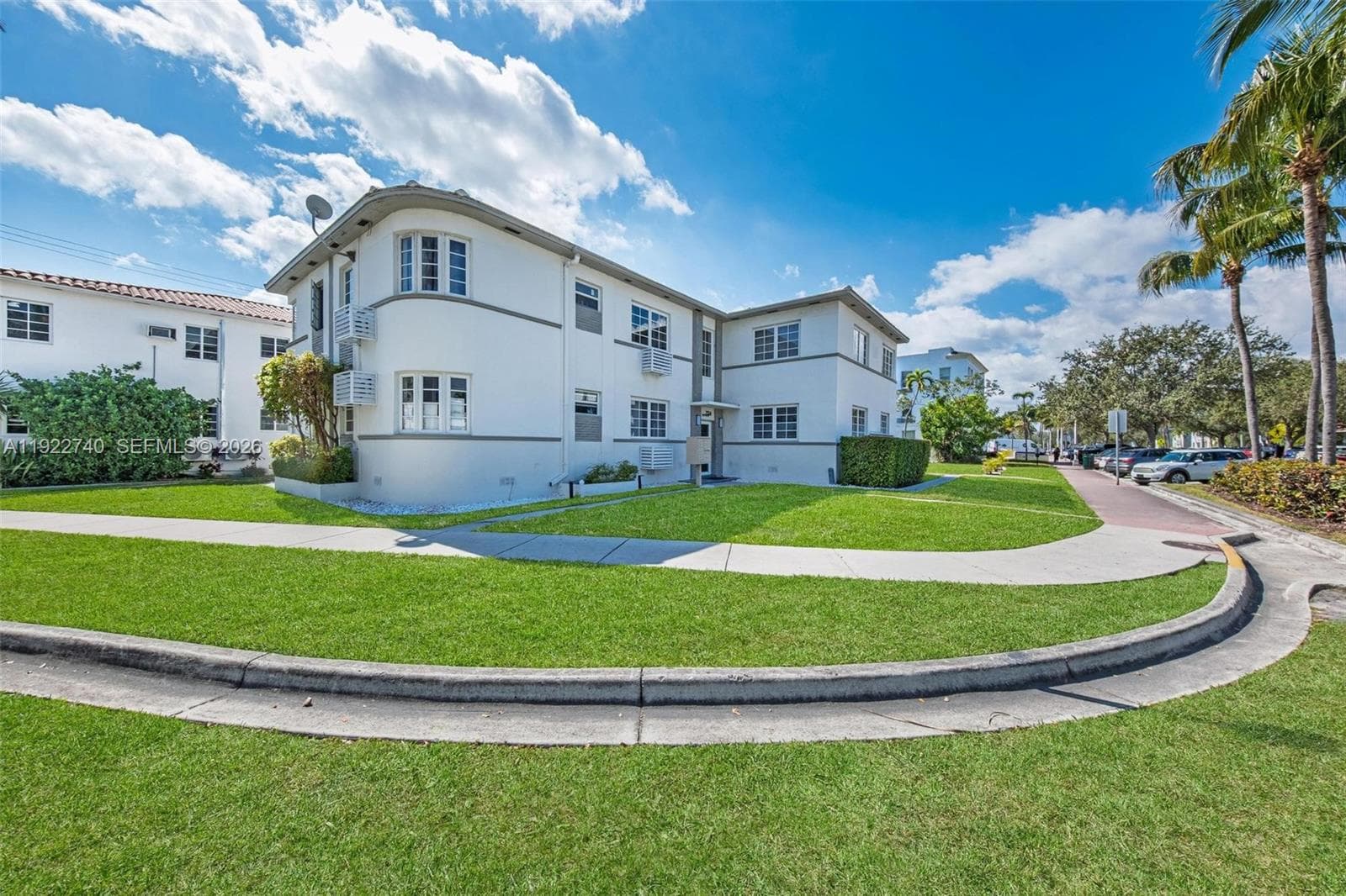 A11922740 — Miami Beach