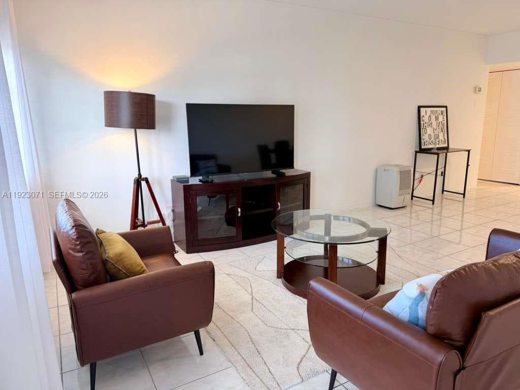 A11923071 — Miami Beach — 2