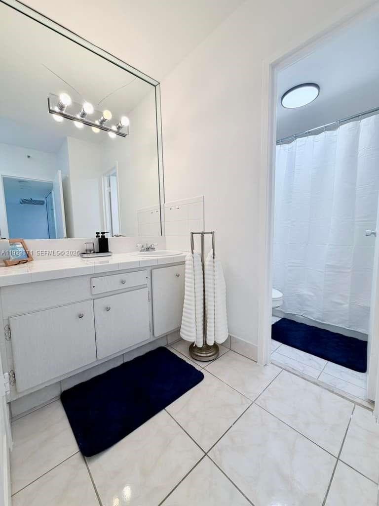 A11923071 — Miami Beach — 13