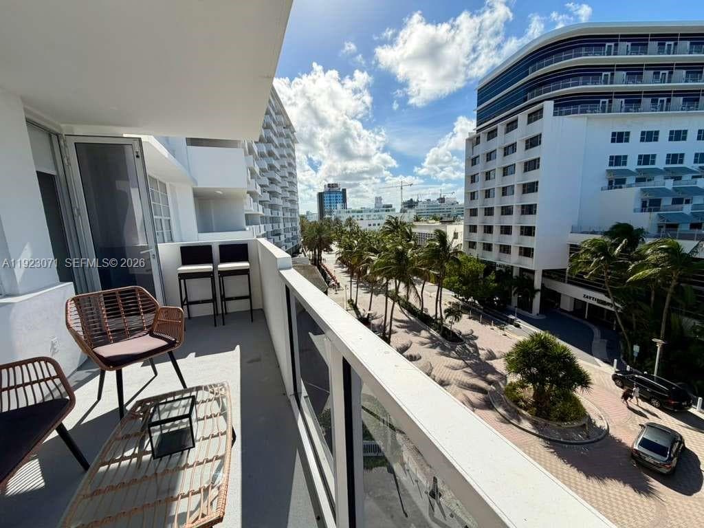 A11923071 — Miami Beach — 17