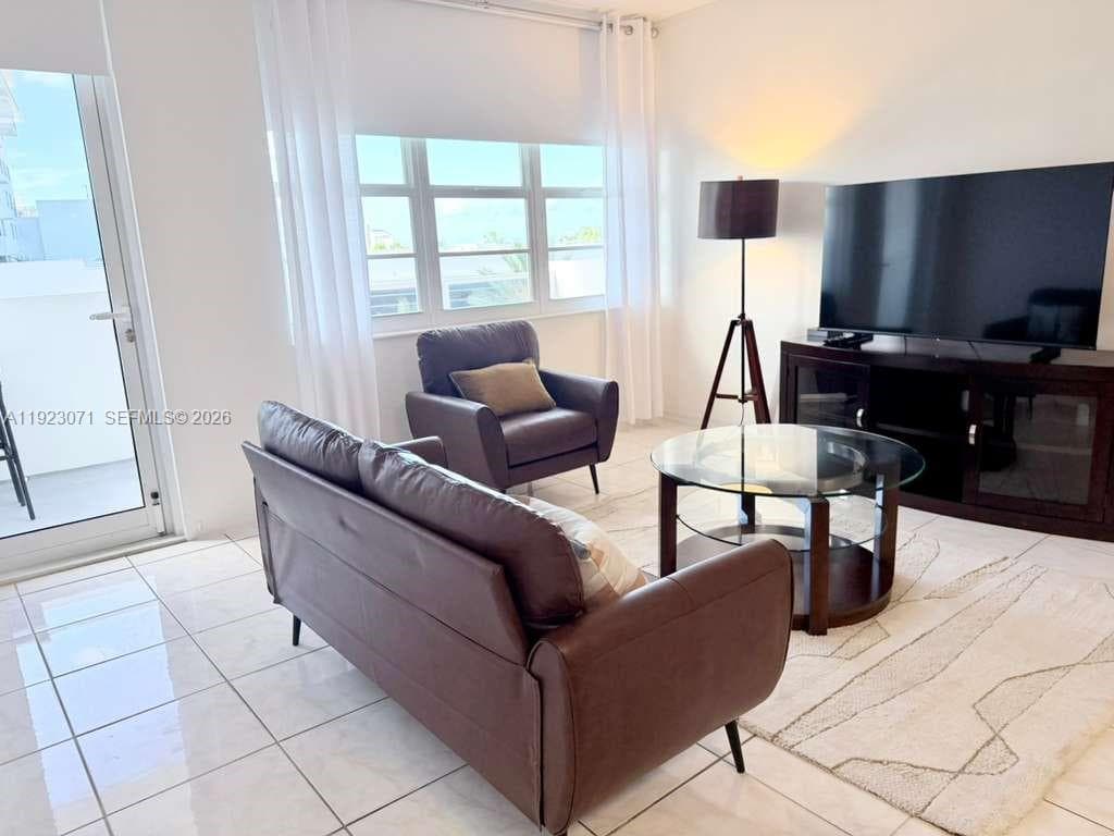 A11923071 — Miami Beach — 5