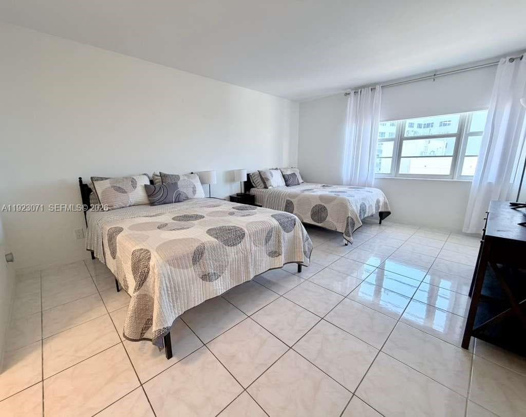 A11923071 — Miami Beach — 10